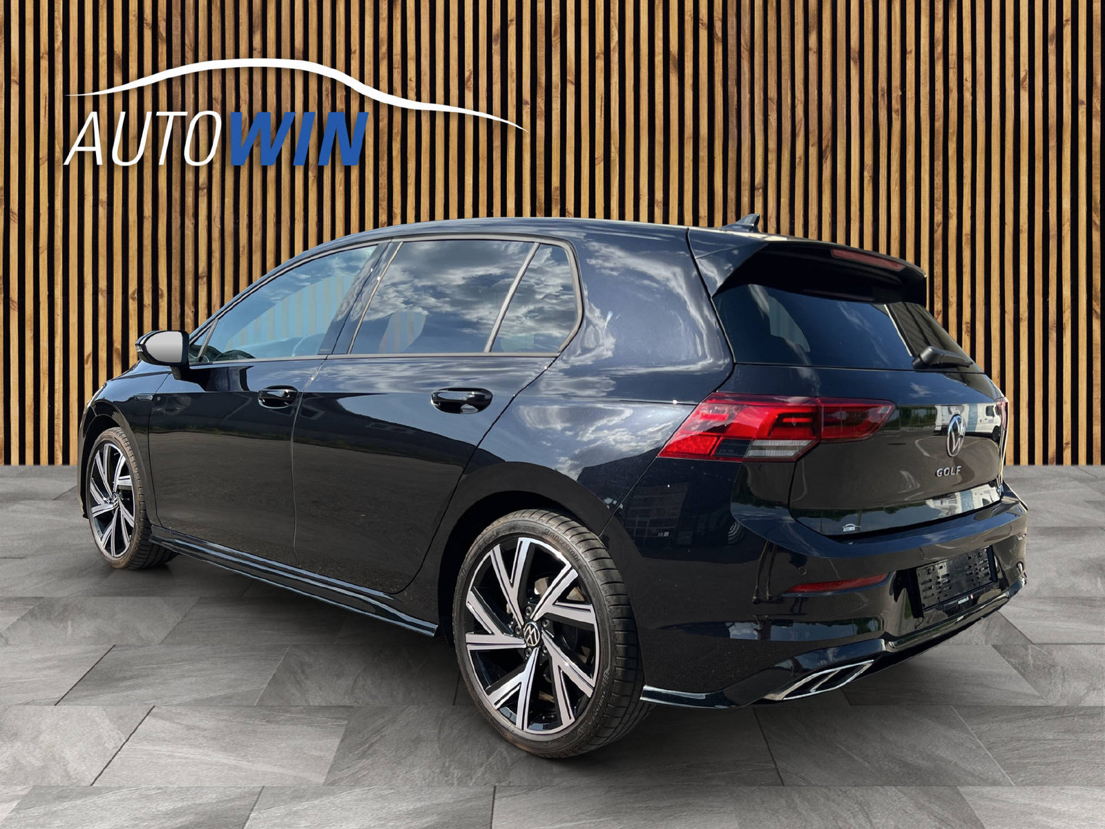 VW Golf VIII 1.5 eTSI R-Line DSG, Mild-Hybrid Benzin/Elektro, Occasion / Gebraucht, Automatik - 4