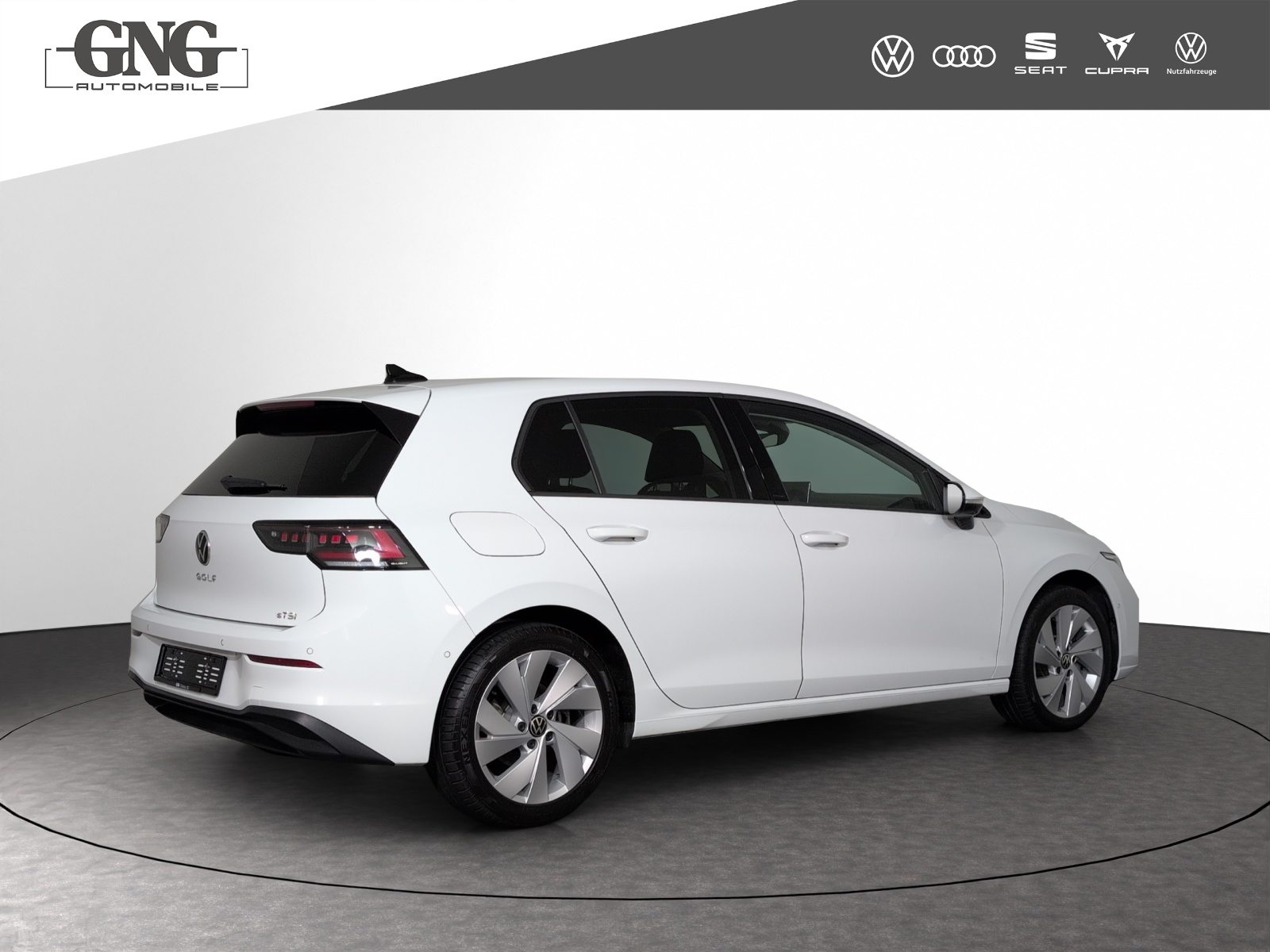 VW Golf PA Life, Petrol, Second hand / Used, Automatic - 3