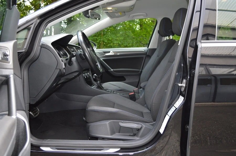 VW Golf 1.0 TSI Comfortline DSG I R-Line, Benzin, Occasion / Gebraucht, Automatik - 4