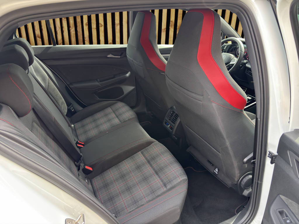 VW Golf VIII 2.0 TSI GTI DSG, Benzin, Occasion / Gebraucht, Automatik - 6