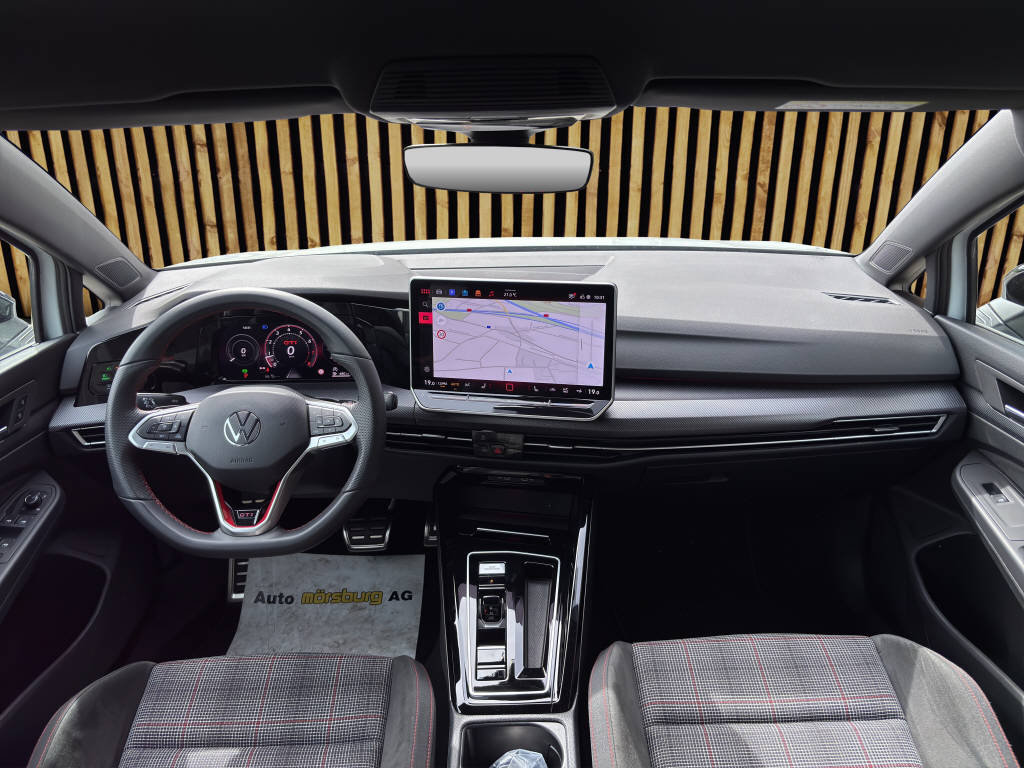 VW Golf VIII 2.0 TSI GTI DSG, Benzin, Occasion / Gebraucht, Automatik - 7