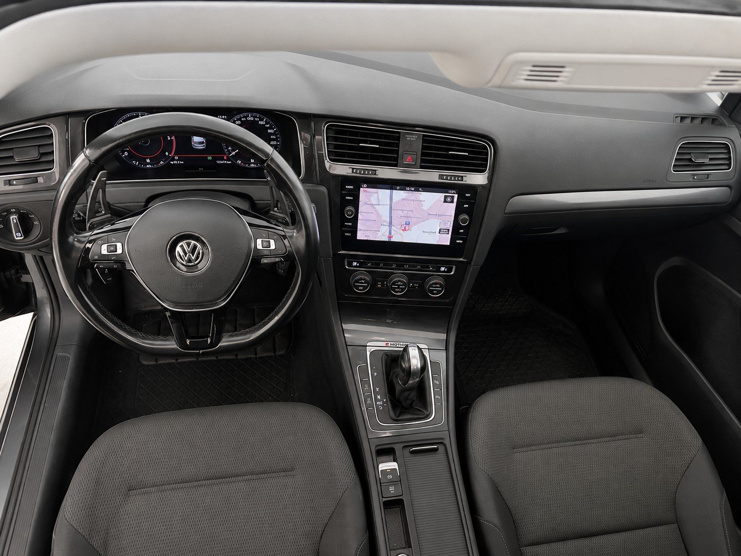 VW Golf 2.0 TDI Comfortline 4Motion R-Line, Diesel, Occasion / Gebraucht, Automatik - 6