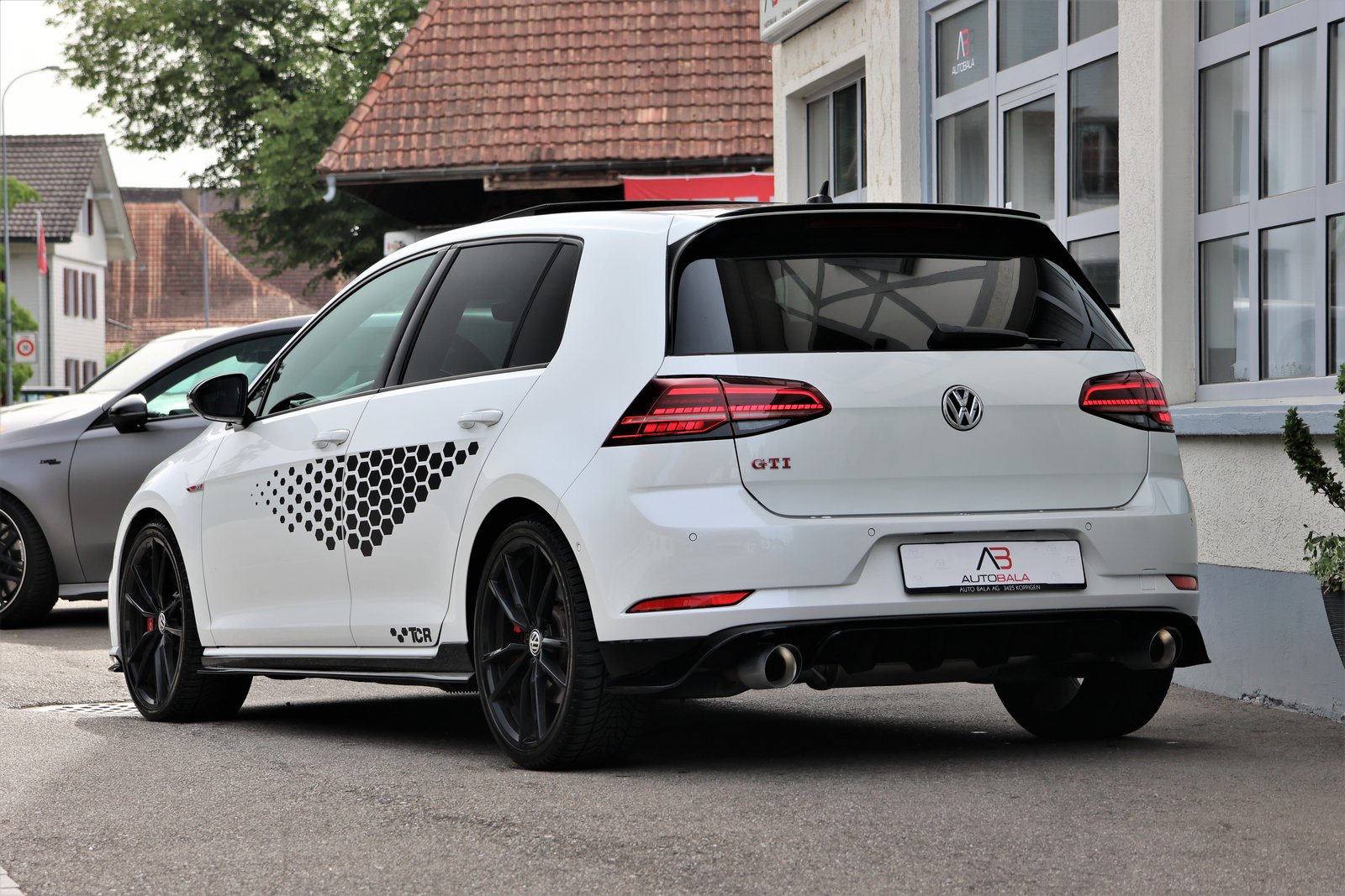 VW Golf 2.0 TSI GTI TCR DSG, Essence, Occasion / Utilisé, Automatique - 3
