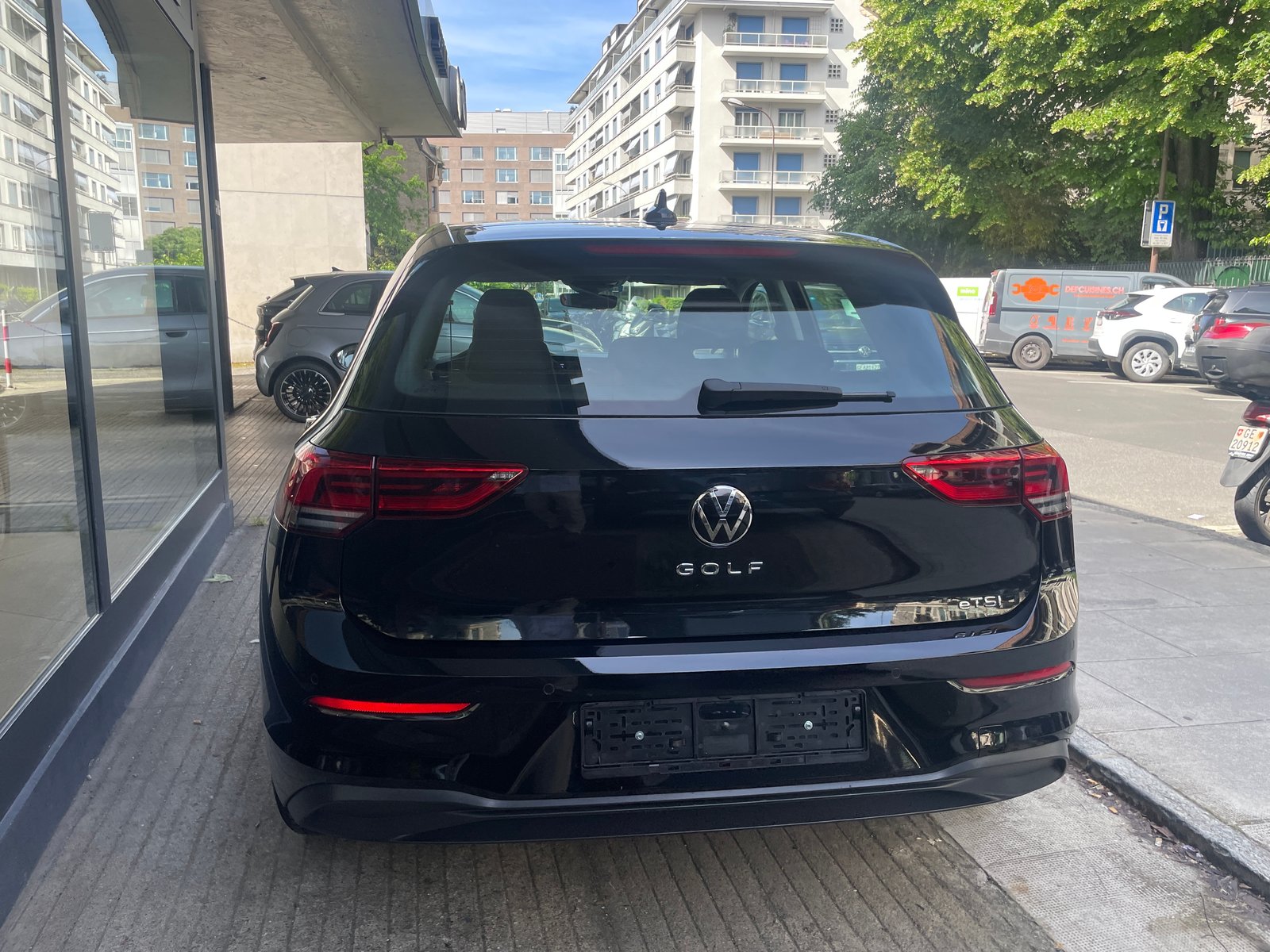 VW Golf 1.0 eTSI mHEV Life, Mild-Hybrid Petrol/Electric, Second hand / Used, Automatic - 6
