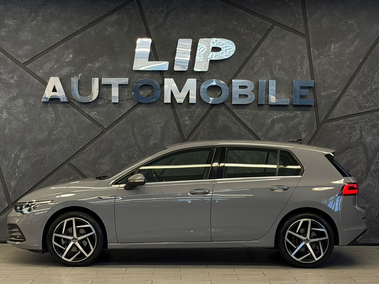 VW Golf 1.5 eTSI mHEV ACT First Edition DSG, Mild-Hybrid Petrol/Electric, Second hand / Used, Automatic - 5