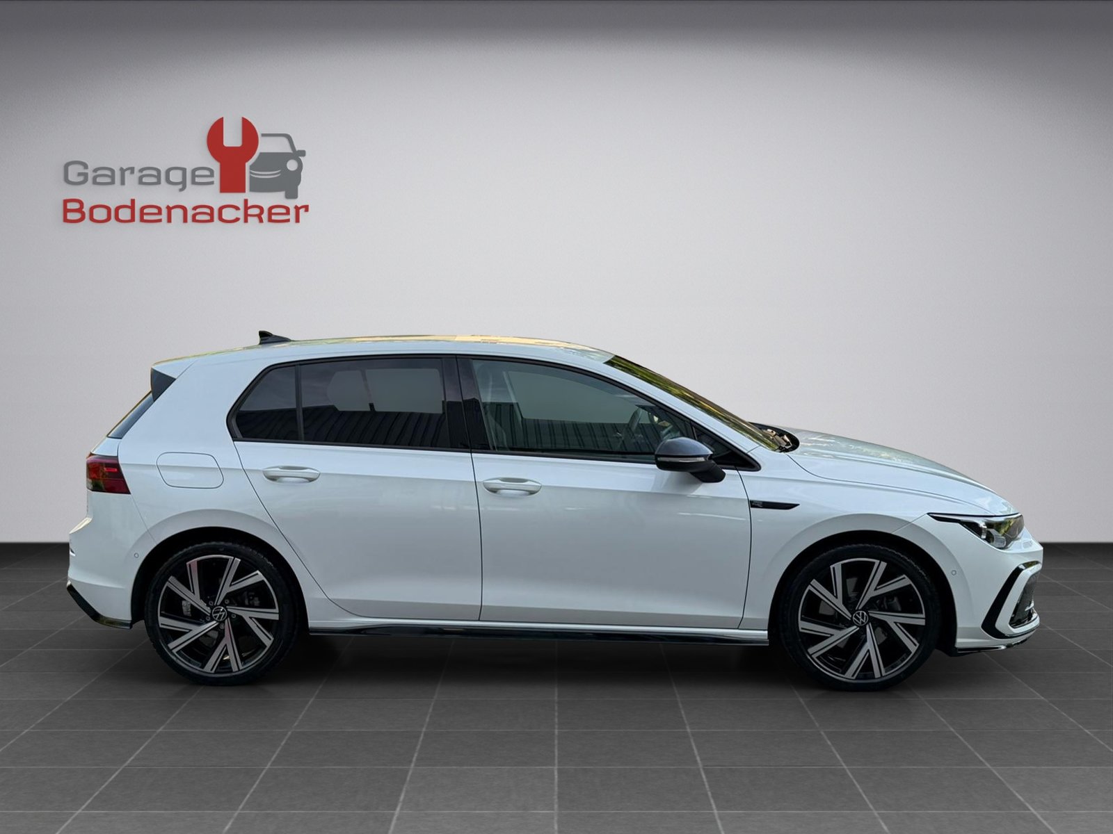 VW Golf 2.0 TDI R-Line DSG 4Motion * 04.2023 * R Line * Spor, Diesel, Occasion / Gebraucht, Automatik - 7