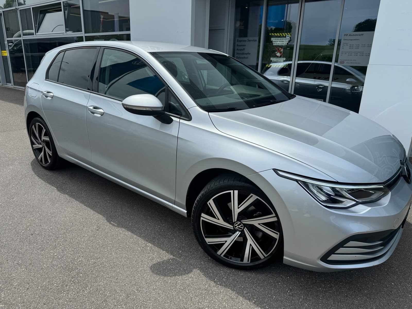 VW Golf Life, Benzin, Occasion / Gebraucht, Automatik - 2