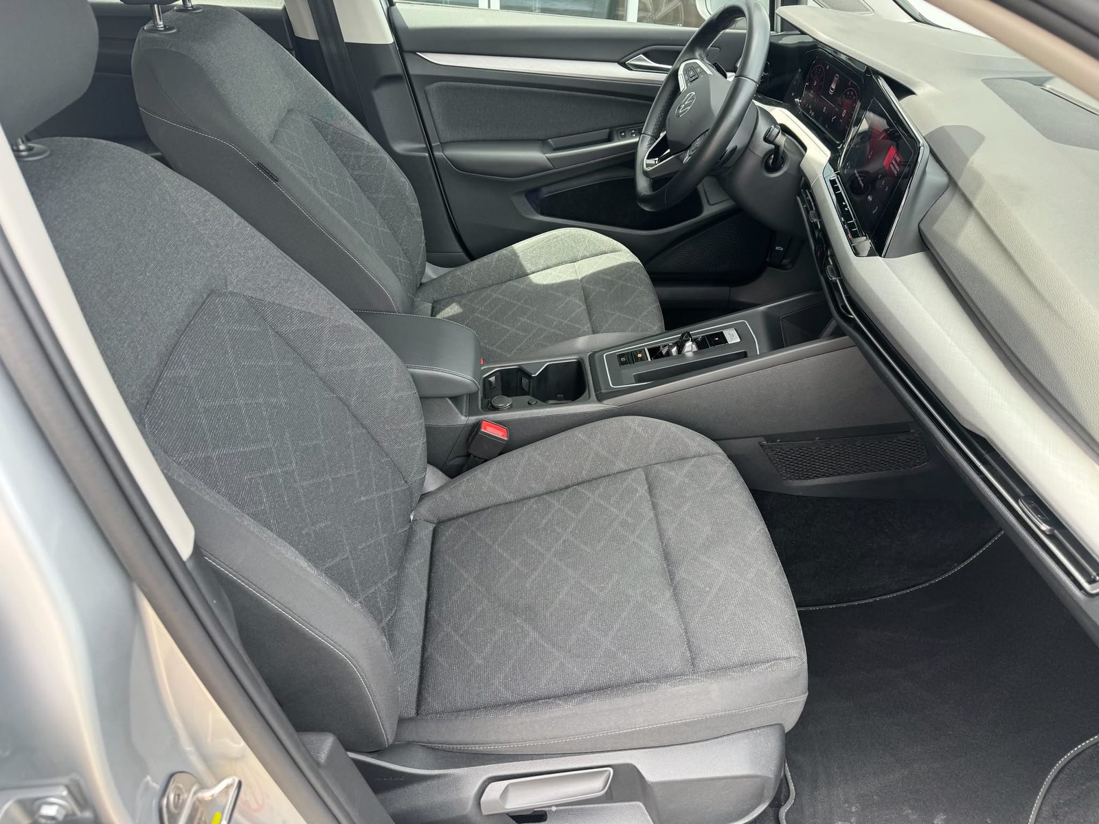 VW Golf Life, Benzin, Occasion / Gebraucht, Automatik - 3