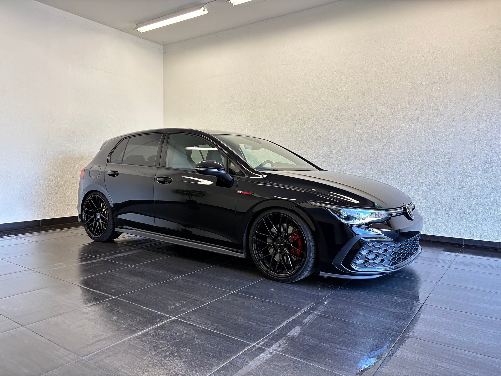 VW Golf 2.0 TSI GTI DSG ALL BLACK