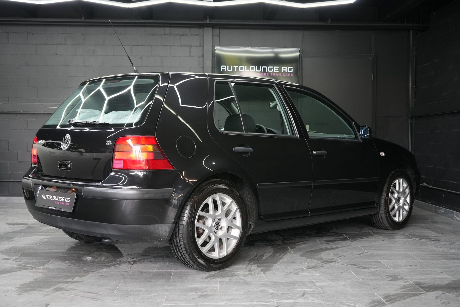 VW Golf 1.6 16V, Petrol, Second hand / Used, Manual - 2