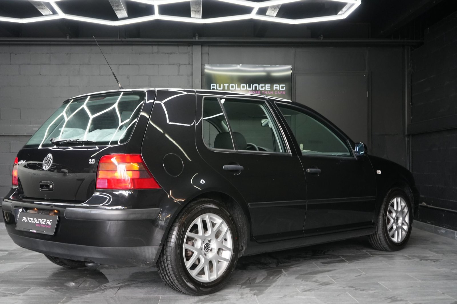 VW Golf 1.6 16V, Petrol, Second hand / Used, Manual - 6