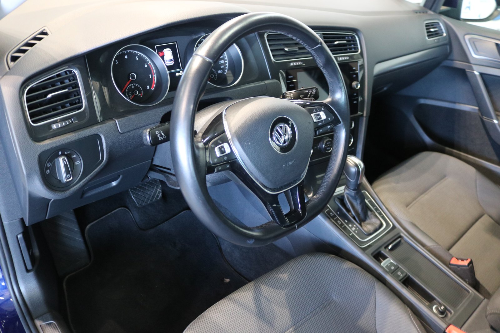 VW Golf 1.5 TSI EVO Comfortline, Benzin, Occasion / Gebraucht, Automatik - 2