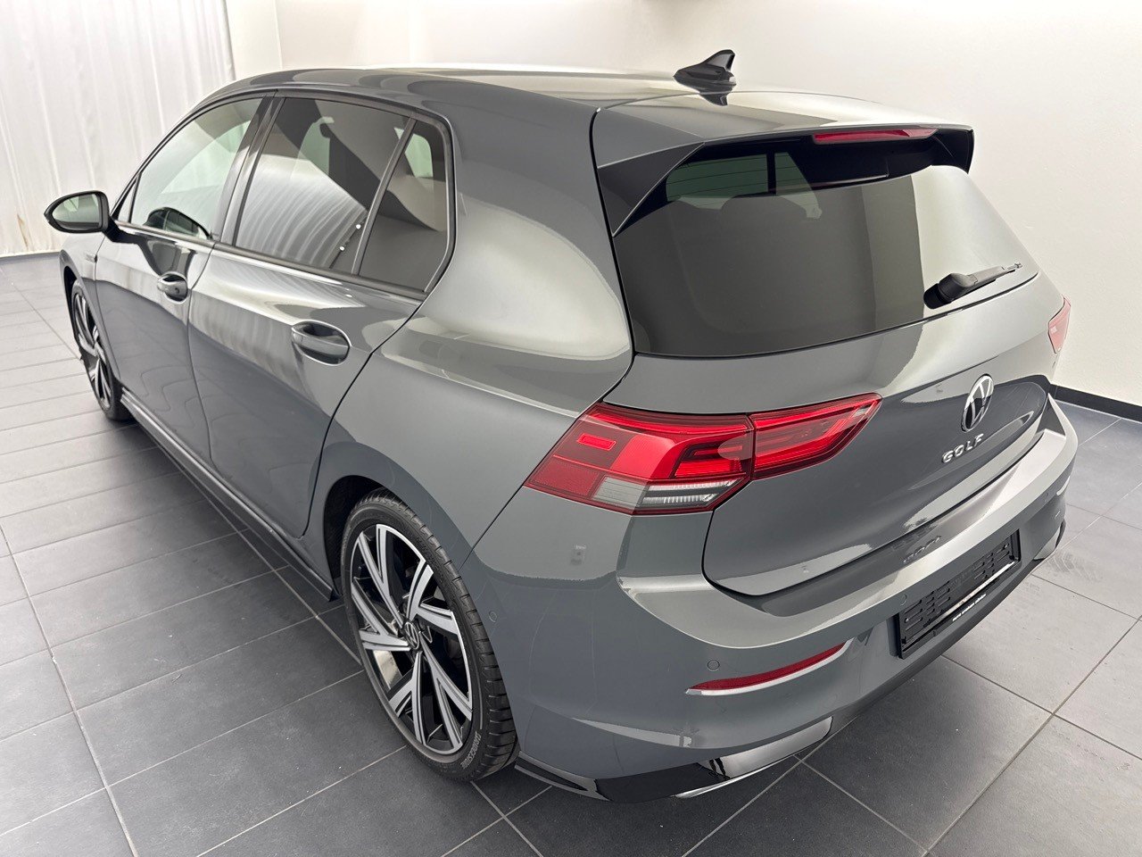 VW Golf 2.0 TDI R-Line DSG, Diesel, Second hand / Used, Automatic - 2