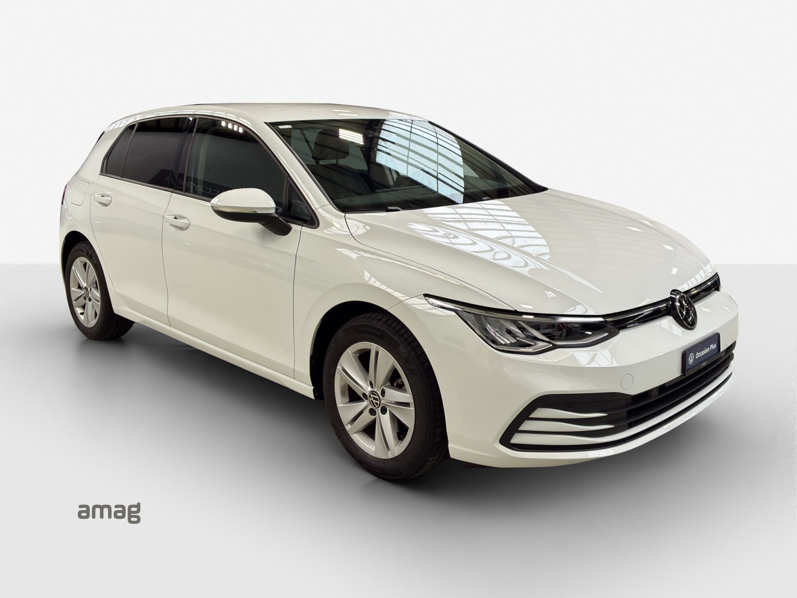 VW Golf Life, Petrol, Second hand / Used, Automatic - 6