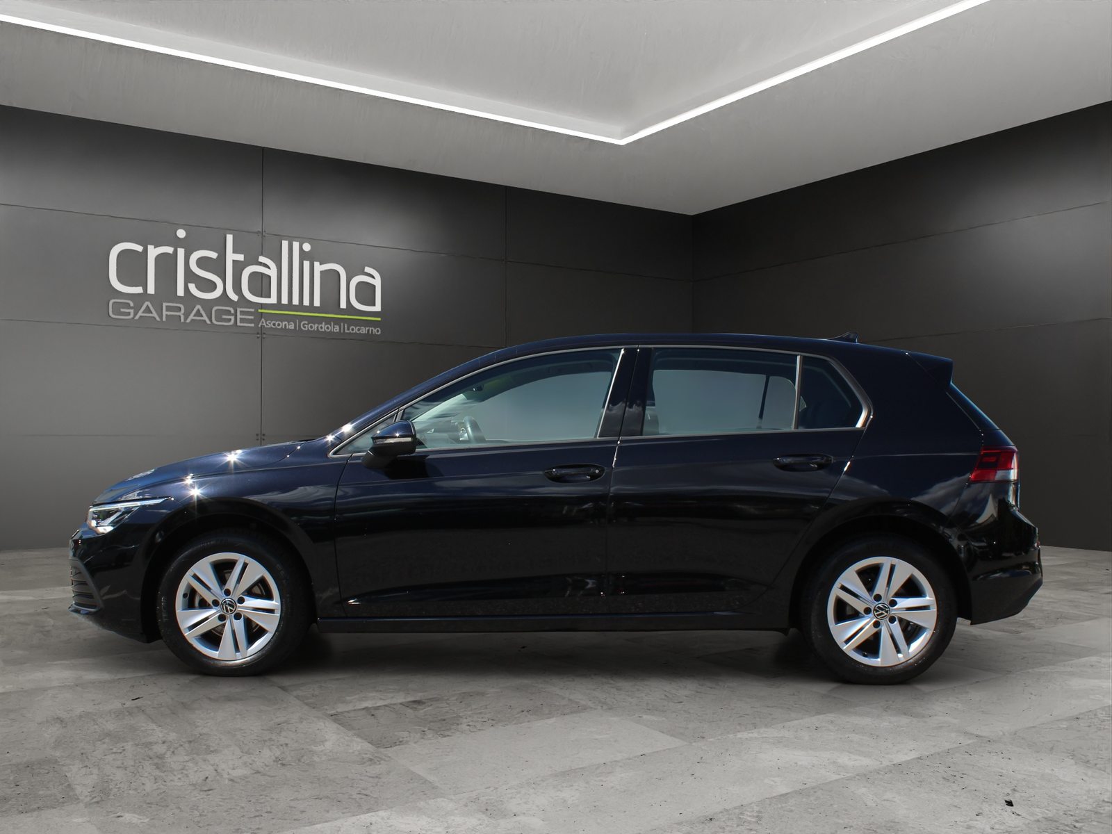VW Golf VIII 1.0 TSI Life DSG, Mild-Hybrid Petrol/Electric, Second hand / Used, Automatic - 2