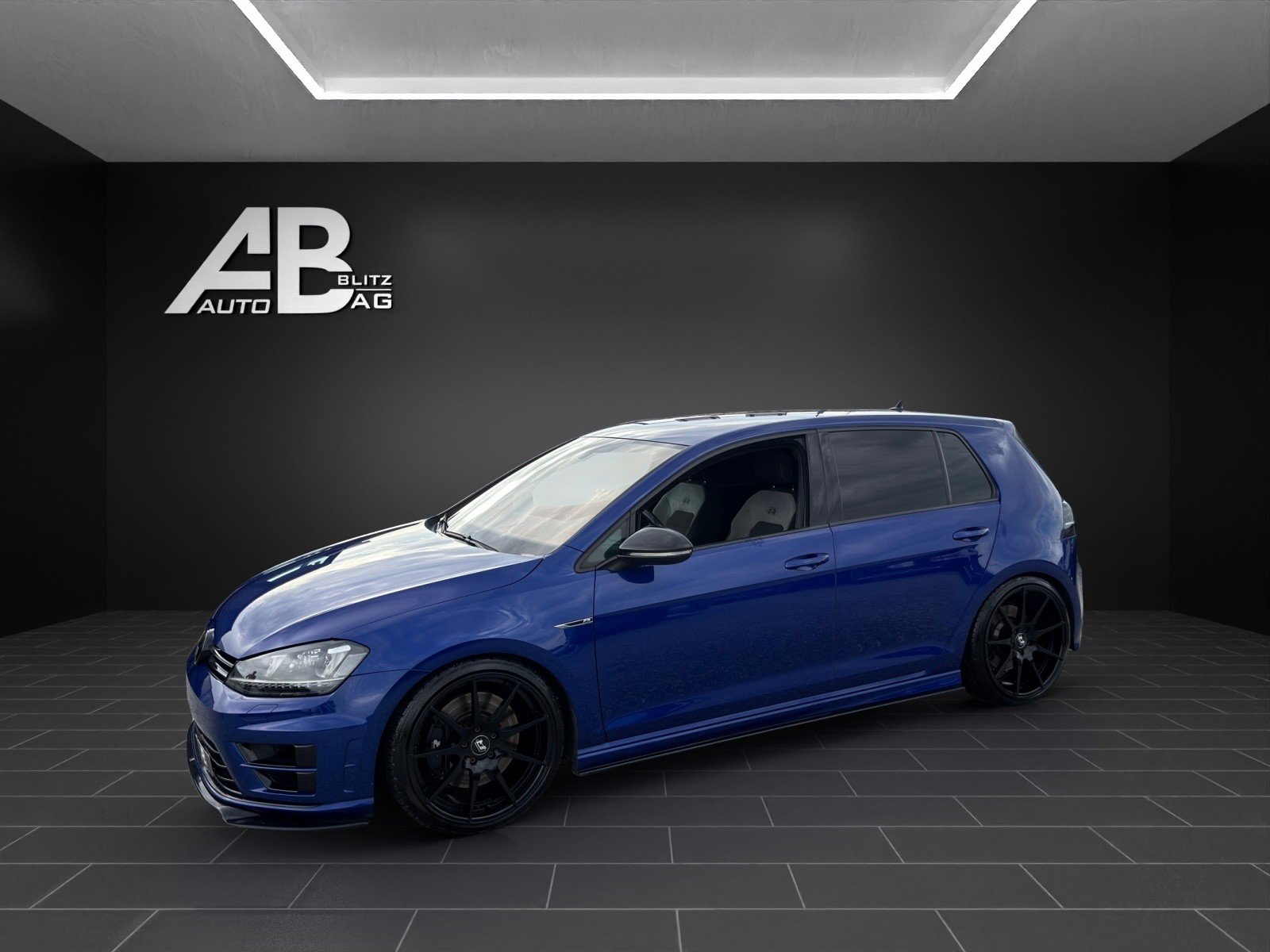 VW Golf VII 2.0 TSI R 4Motion DSG mit 301 PS, Benzin, Occasion / Gebraucht, Automatik - 2