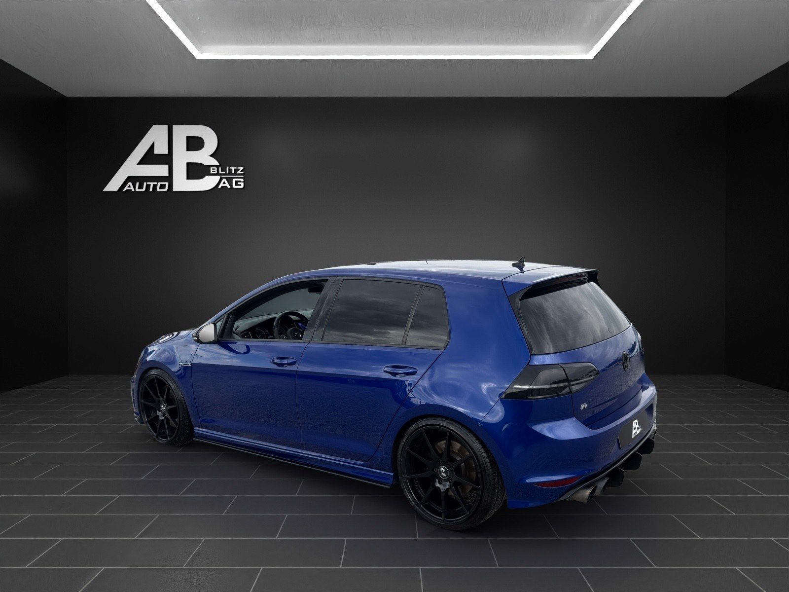 VW Golf VII 2.0 TSI R 4Motion DSG mit 301 PS, Benzin, Occasion / Gebraucht, Automatik - 3
