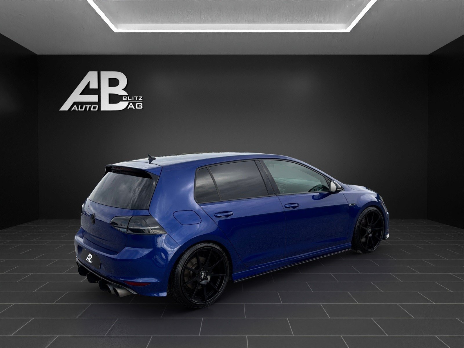 VW Golf VII 2.0 TSI R 4Motion DSG mit 301 PS, Benzin, Occasion / Gebraucht, Automatik - 5