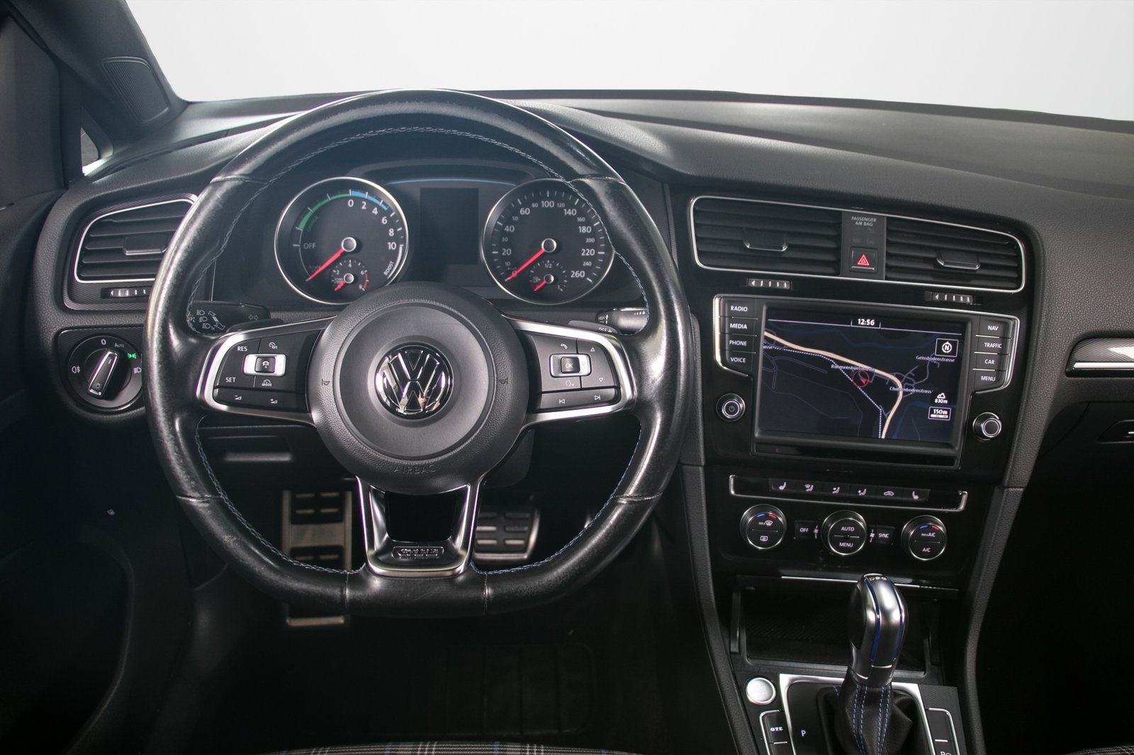 VW Golf 1.4 TSI GTE DSG, Plug-in-Hybrid Petrol/Electric, Second hand / Used, Automatic - 5