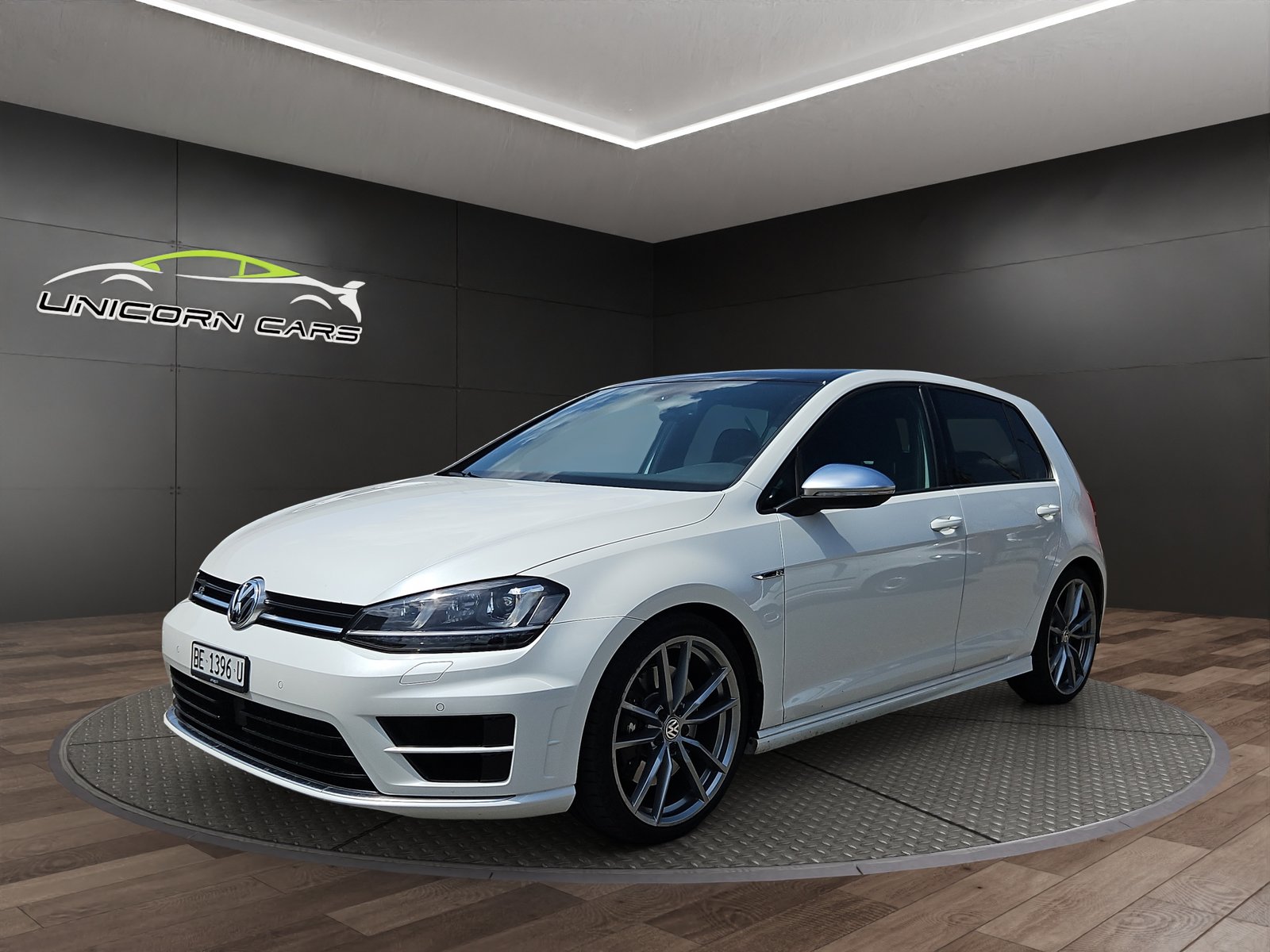 VW Golf 2.0 TSI R 4Motion DSG, Petrol, Second hand / Used, Automatic - 3