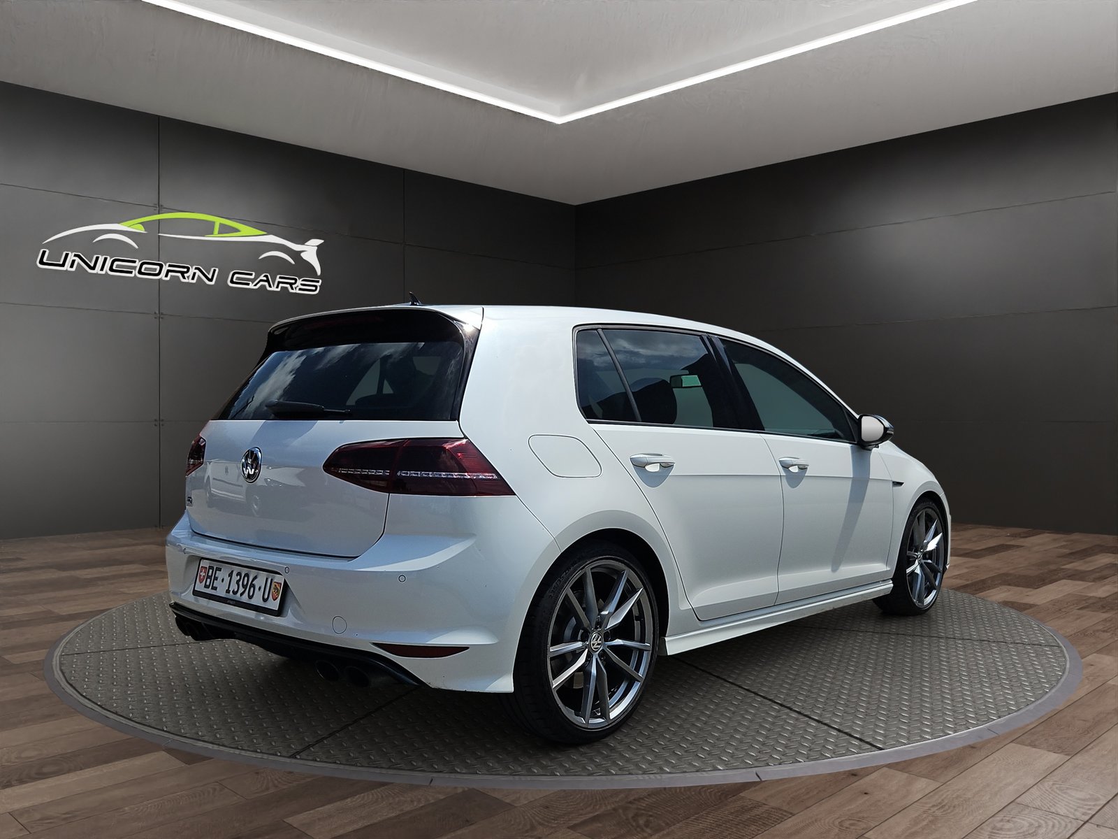 VW Golf 2.0 TSI R 4Motion DSG, Petrol, Second hand / Used, Automatic - 7