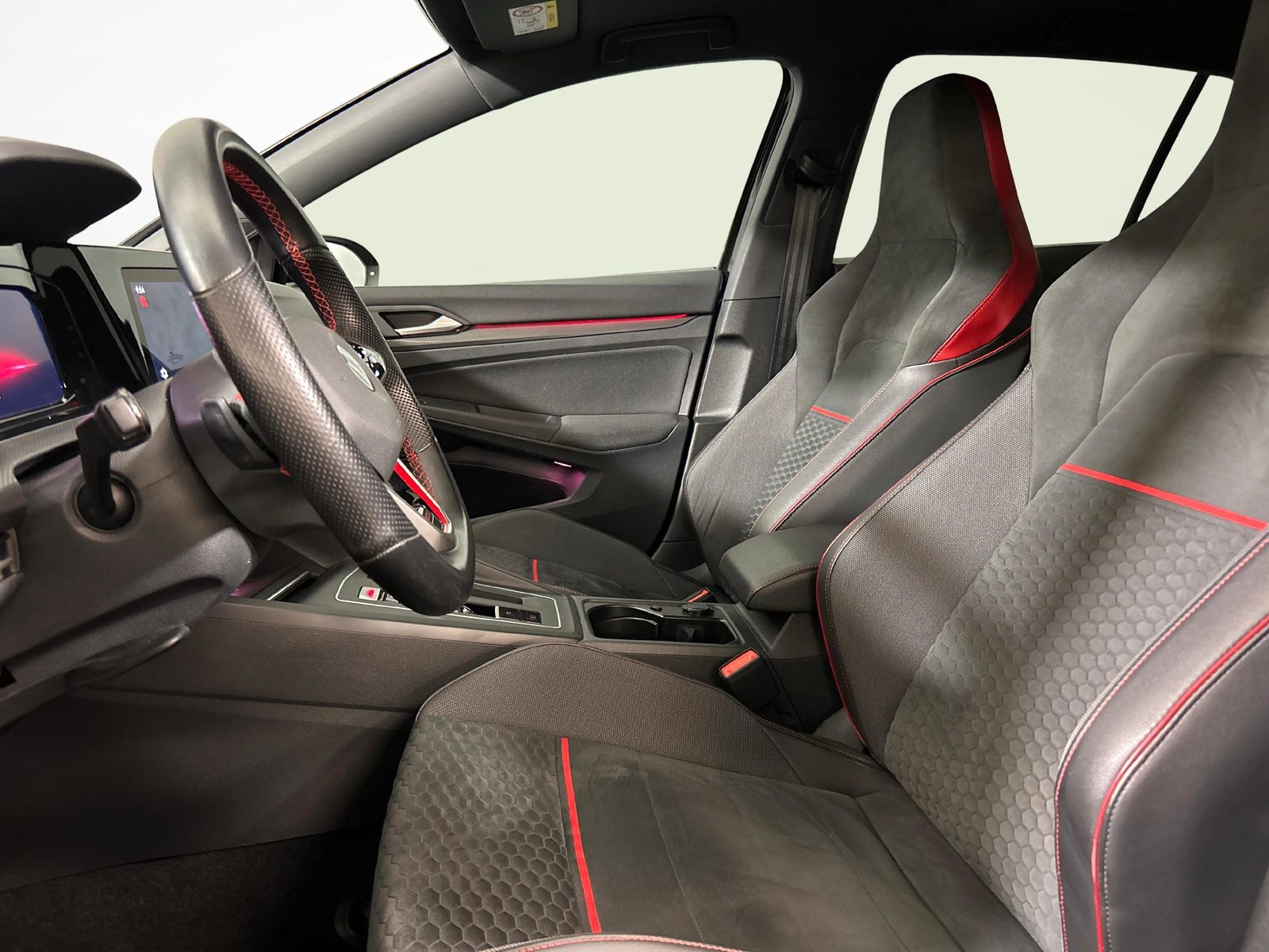 VW Golf VIII 2.0 TSI GTI Clubsport DSG, Petrol, Second hand / Used, Automatic - 3