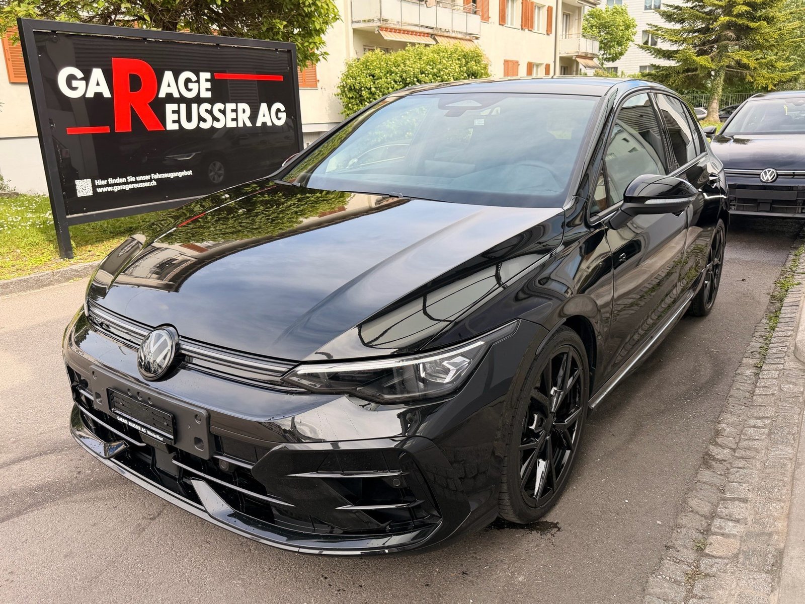 VW Golf 2.0 TSI 333 PS 4MOTION R BLACK EDITION *** AKRAPOVIC