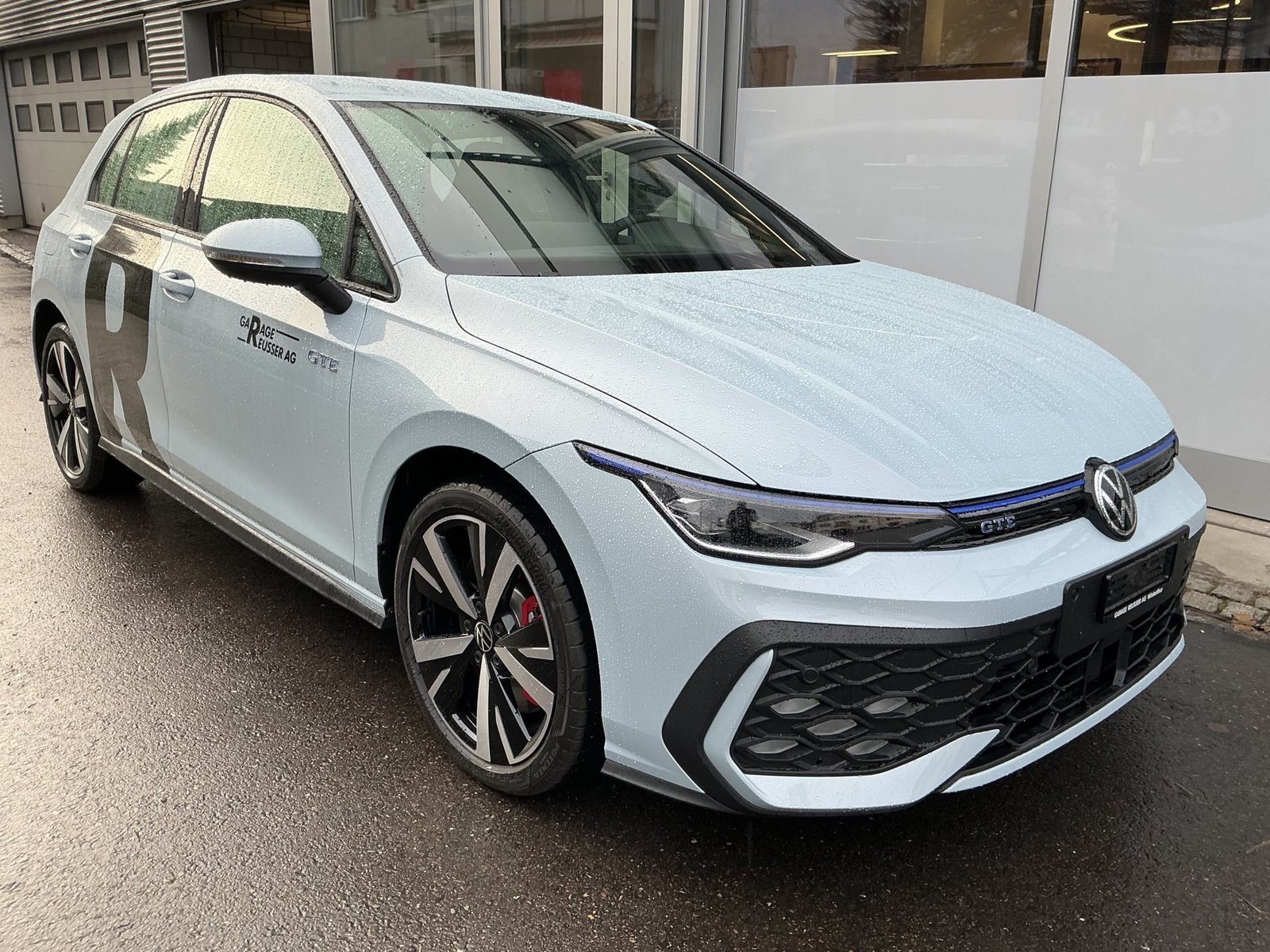 VW Golf GTE 1.5 TSI eHYBRID 272PS GTE *** CRYSTAL ICE BLUE, Plug-in-Hybrid Benzina/Elettrica, Occasioni / Usate, Automatico - 3