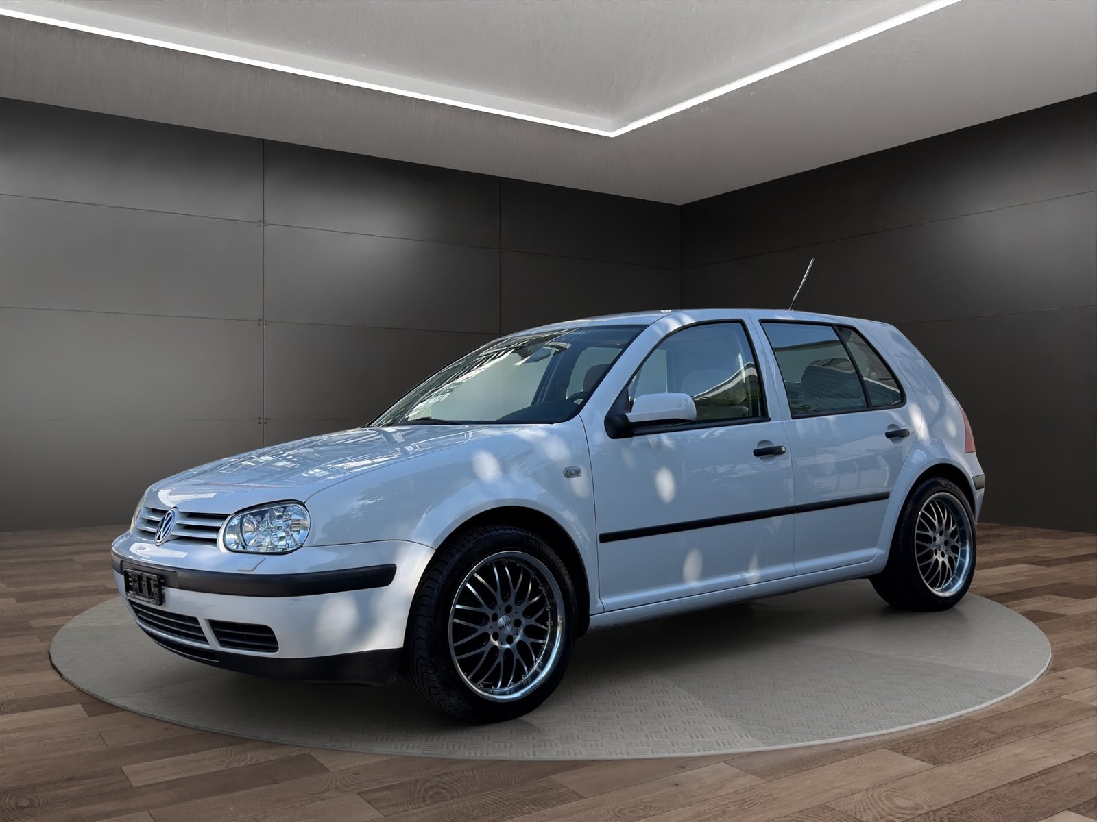 VW Golf 2.0 Comfortline, Petrol, Second hand / Used, Automatic - 2