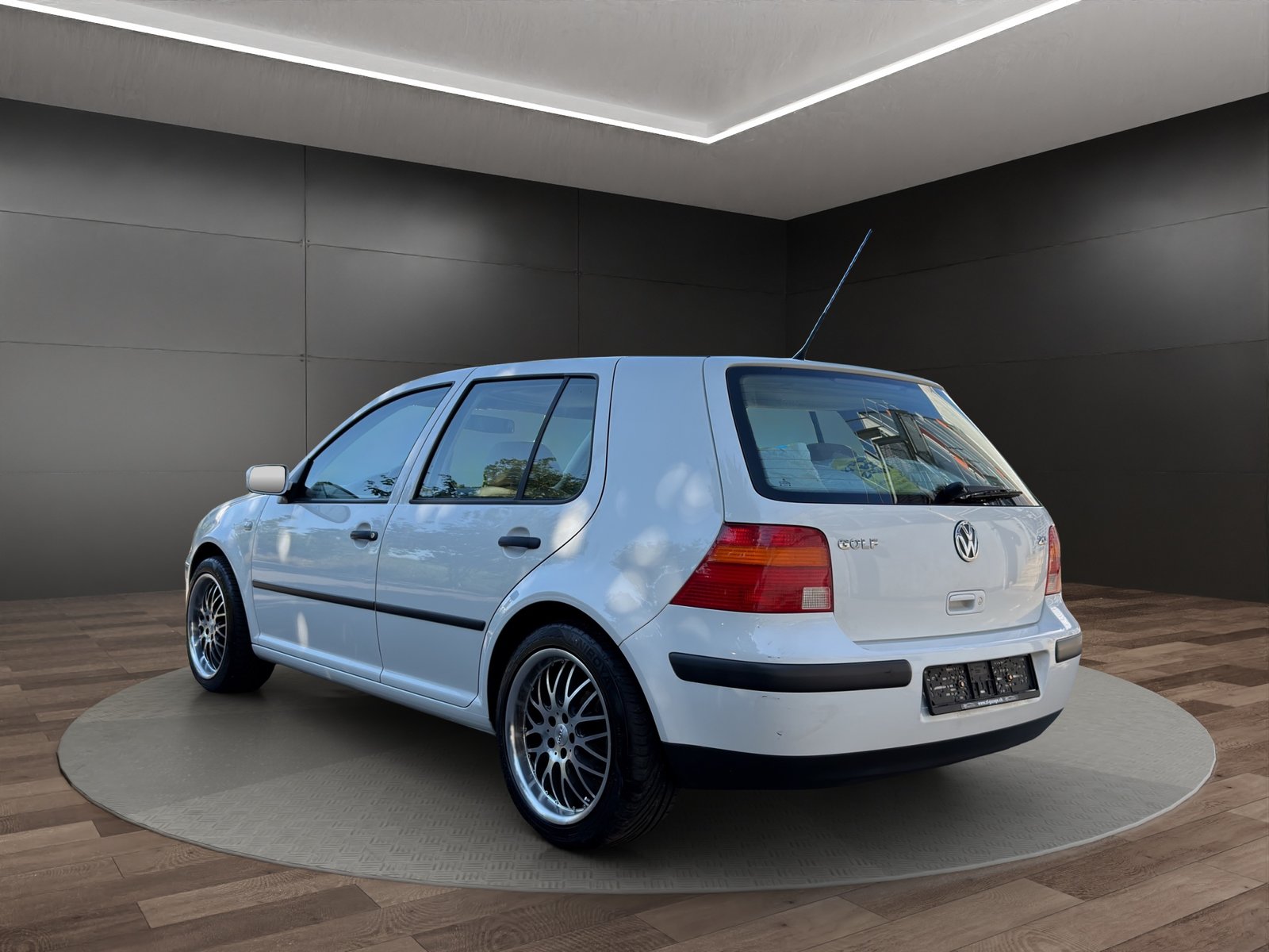 VW Golf 2.0 Comfortline, Petrol, Second hand / Used, Automatic - 5
