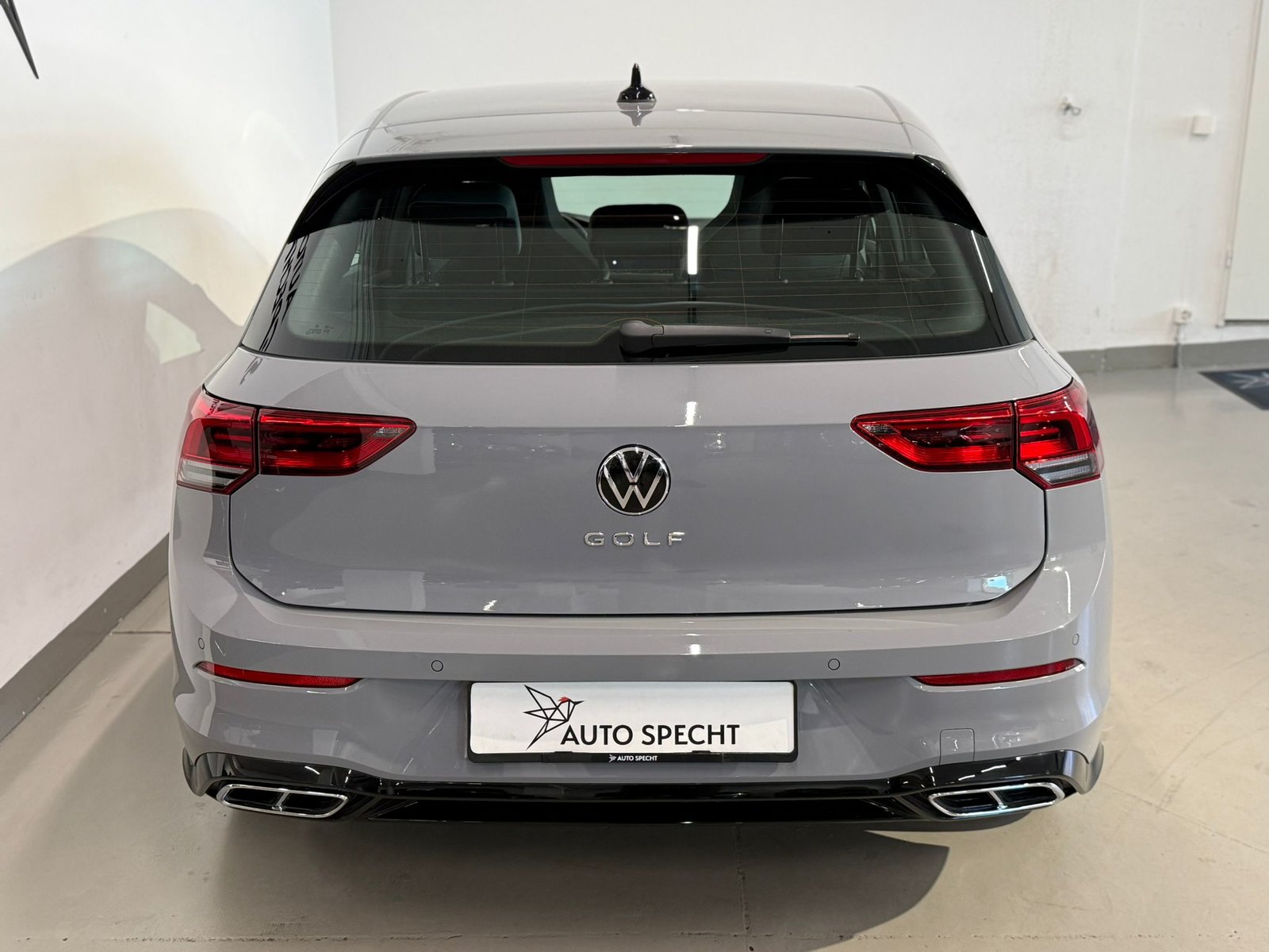VW Golf 1.5 TSI R-Line DSG, Mild-Hybrid Petrol/Electric, Second hand / Used, Automatic - 6