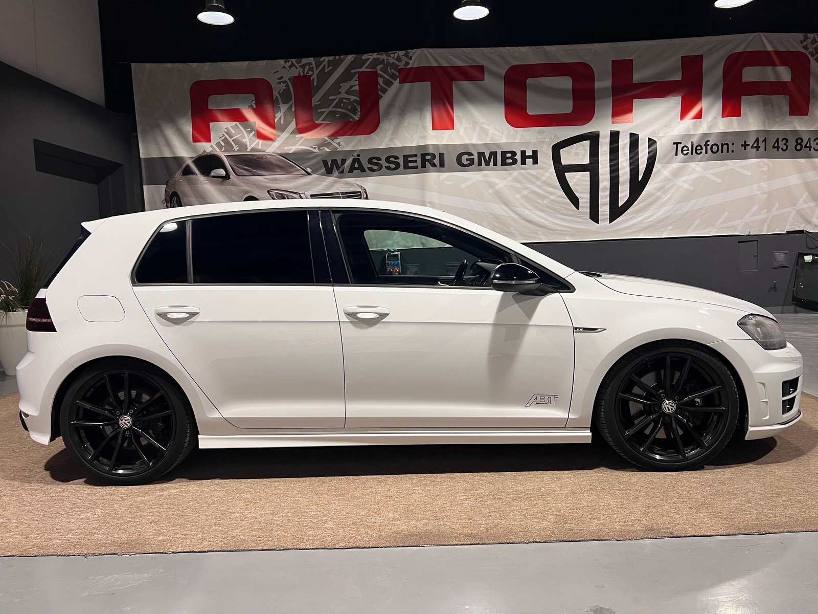 VW Golf 2.0 TSI R 4Motion, Benzin, Occasion / Gebraucht, Handschaltung - 2