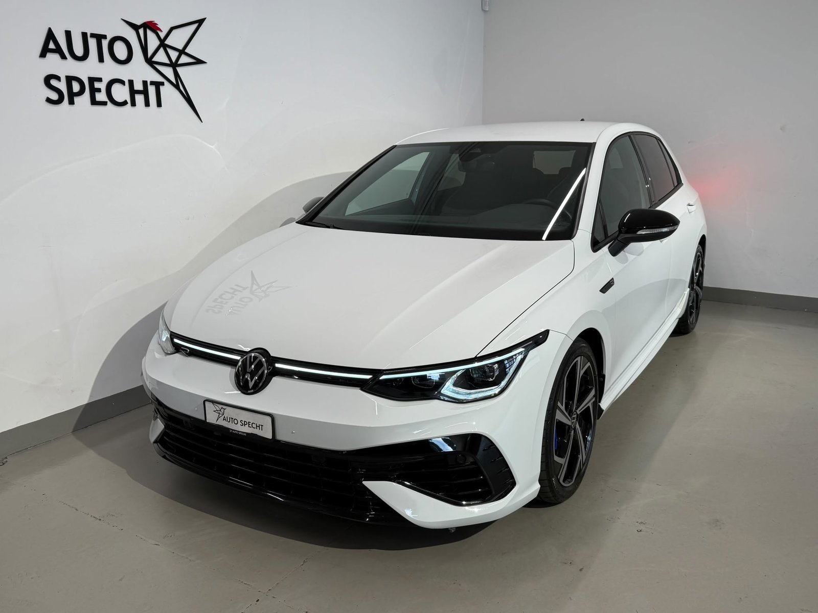 VW Golf 2.0 TSI R DSG 4Motion, Petrol, Second hand / Used, Automatic - 2