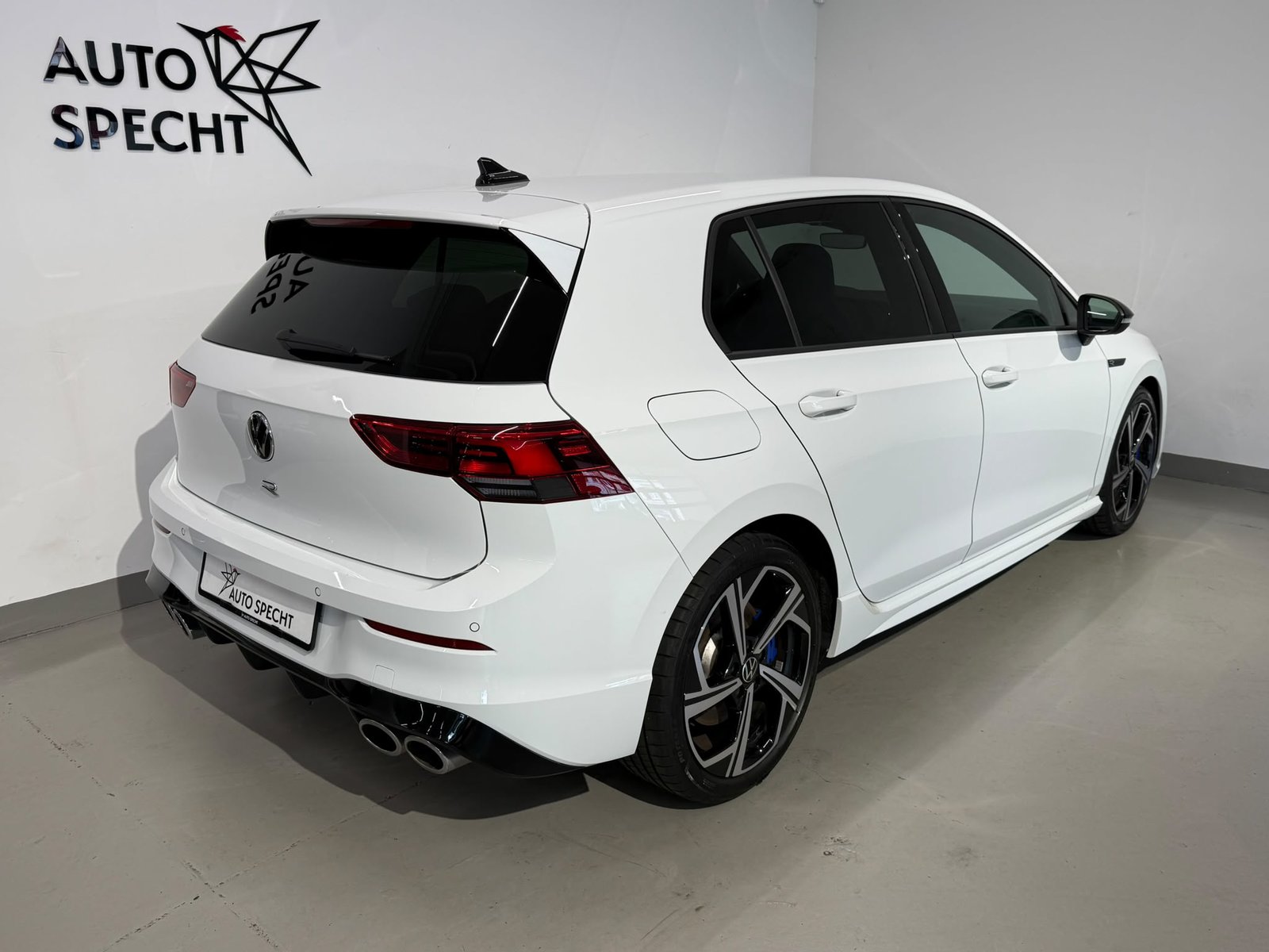 VW Golf 2.0 TSI R DSG 4Motion, Petrol, Second hand / Used, Automatic - 5