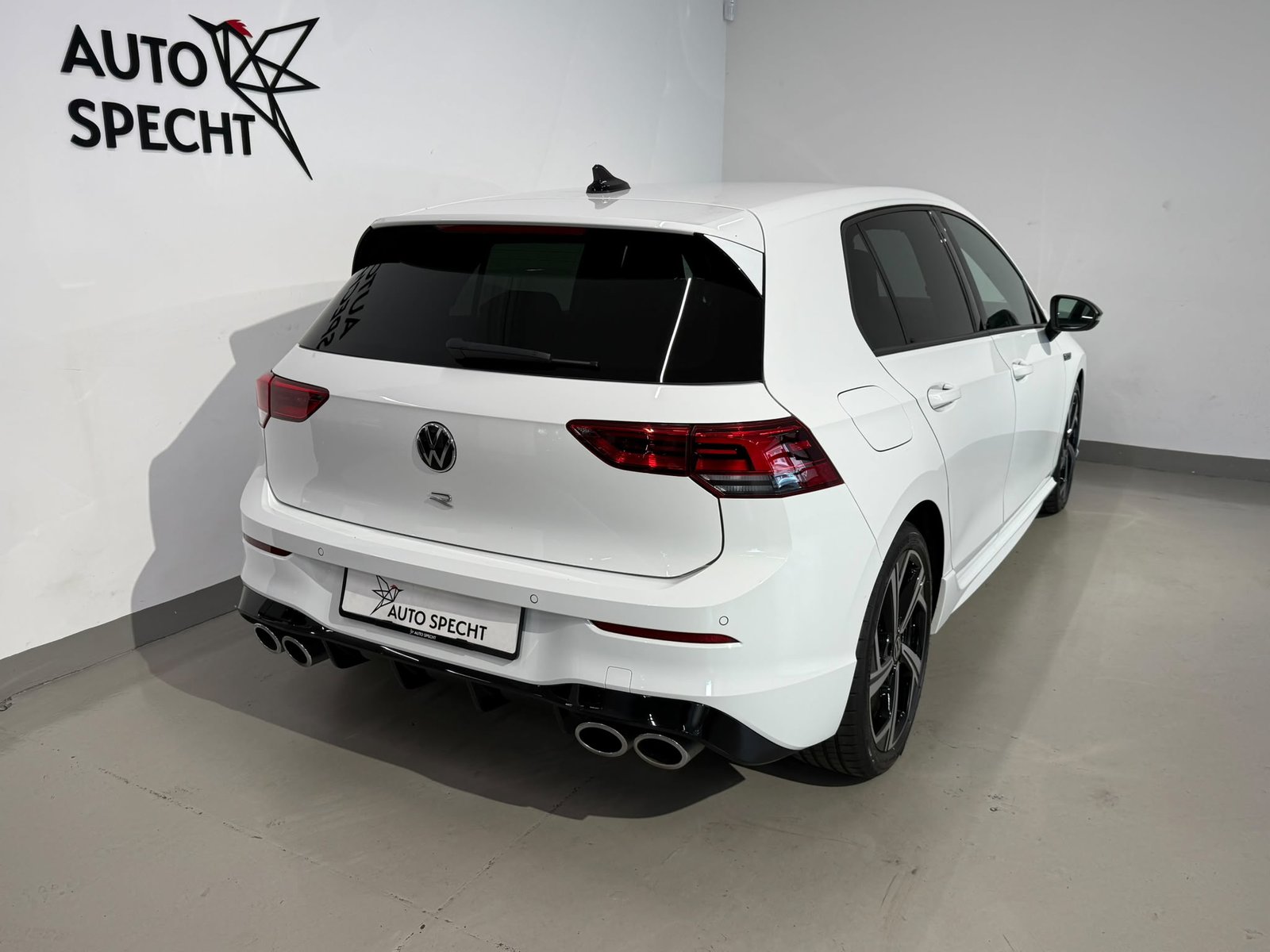 VW Golf 2.0 TSI R DSG 4Motion, Petrol, Second hand / Used, Automatic - 6
