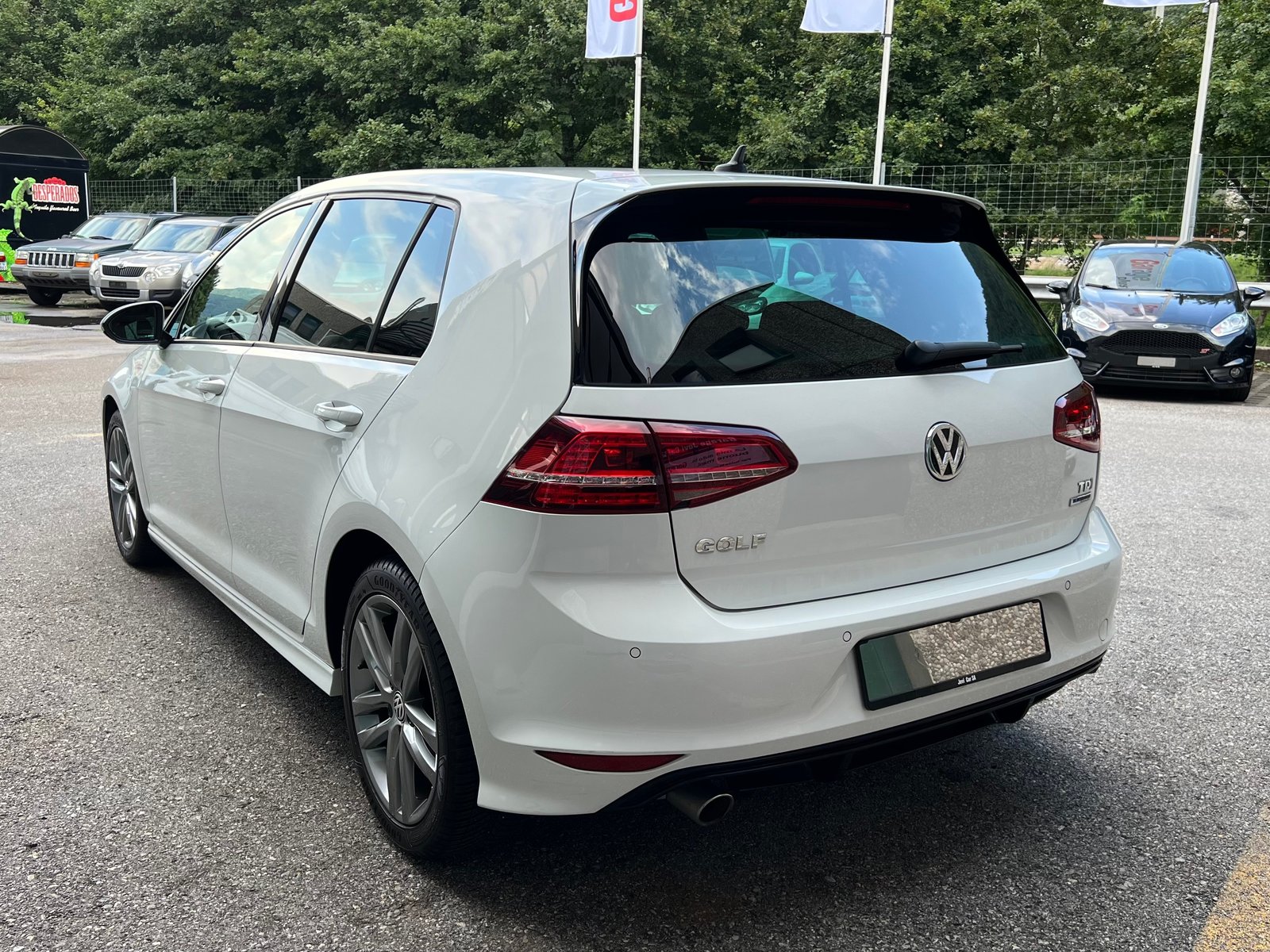 VW GOLF 1.6 TDI Lounge R-Line DSG, Diesel, Occasion / Gebraucht, Automatik - 3