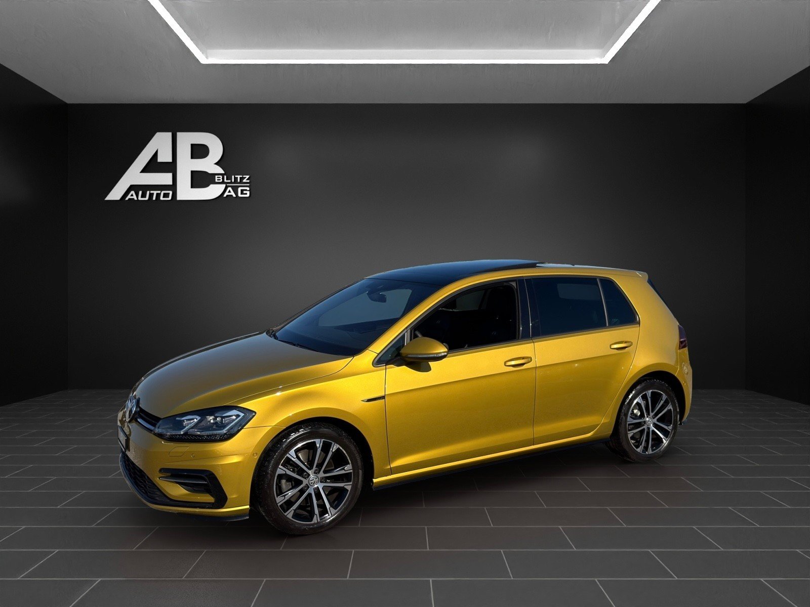 VW Golf VII 1.5 TSI R-Line EVO Highline DSG mit 150 PS, Benzina, Occasioni / Usate, Automatico - 2