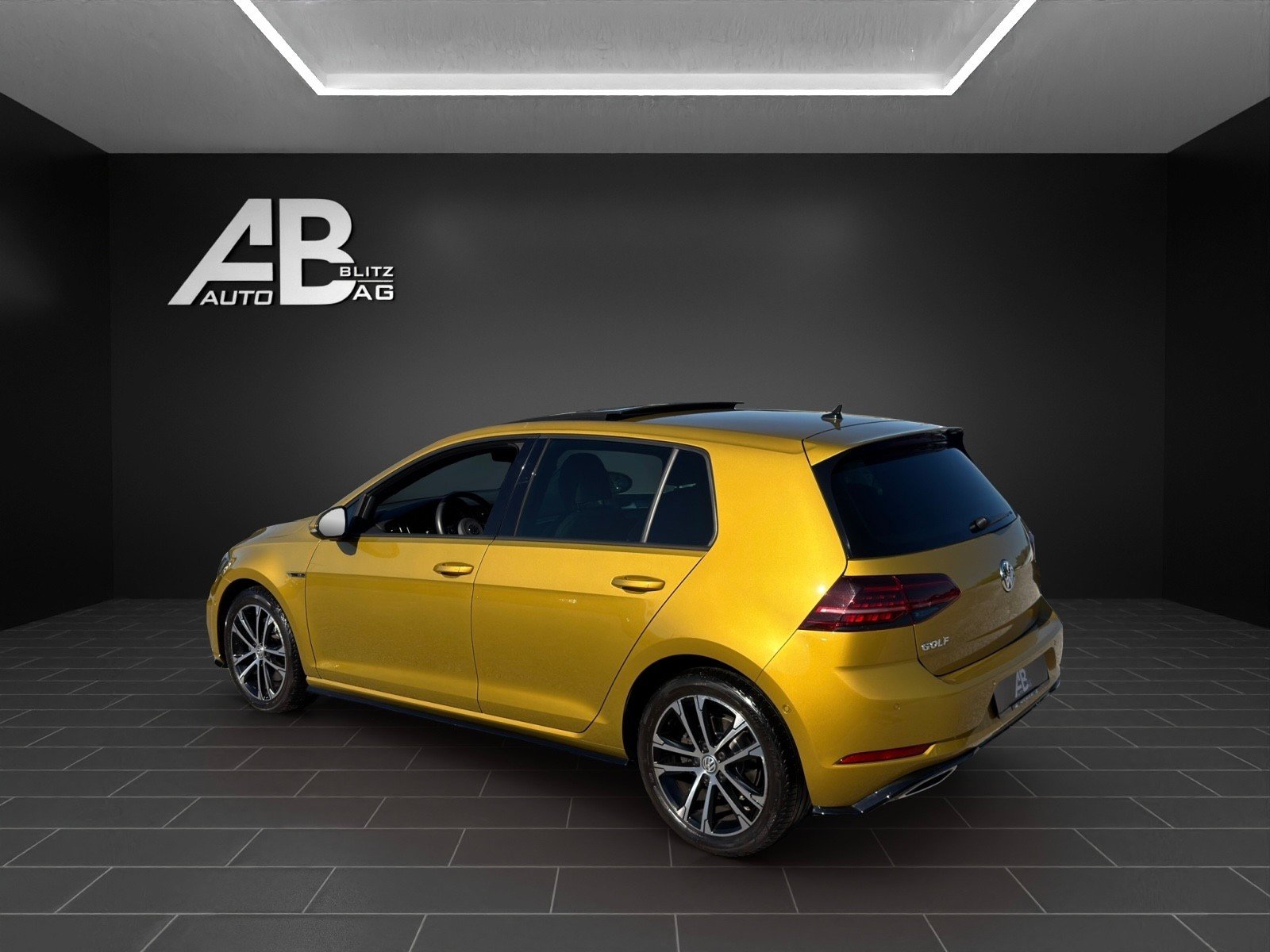 VW Golf VII 1.5 TSI R-Line EVO Highline DSG mit 150 PS, Benzina, Occasioni / Usate, Automatico - 3
