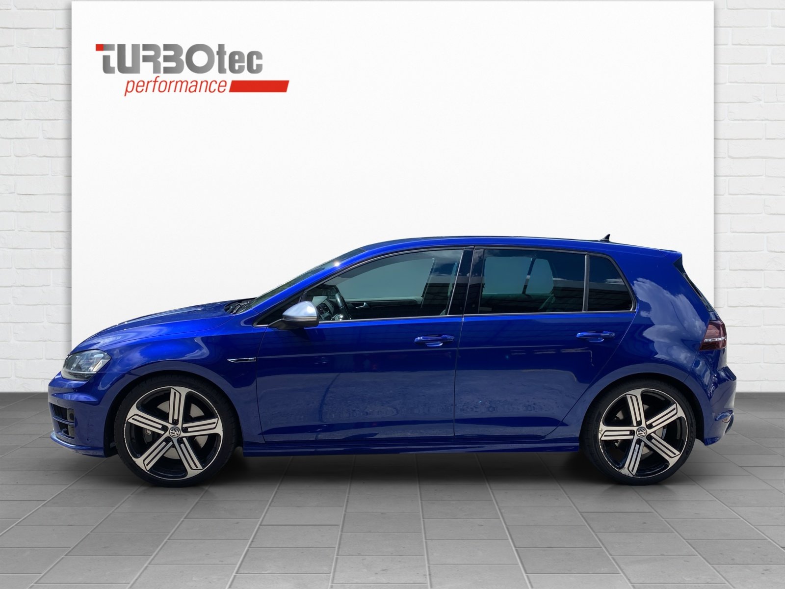 VW Golf 2.0 TSI R 4Motion DSG, Petrol, Second hand / Used, Automatic - 2