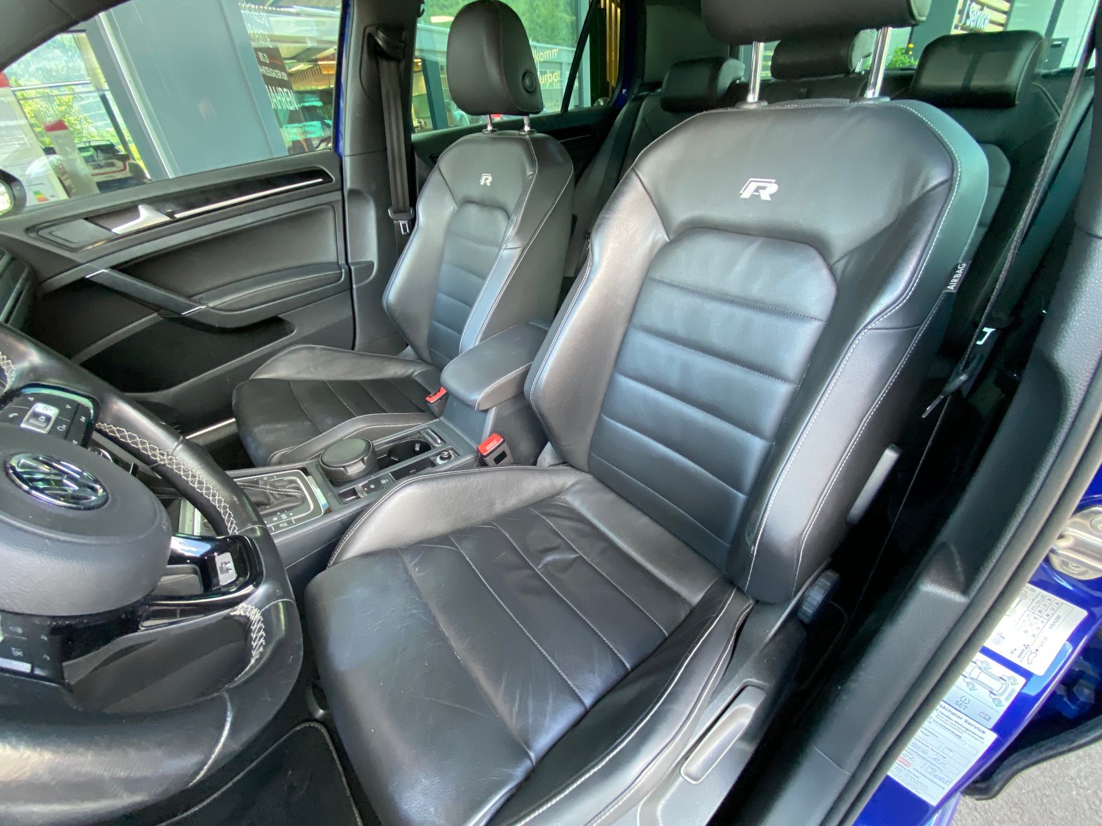 VW Golf 2.0 TSI R 4Motion DSG, Petrol, Second hand / Used, Automatic - 5