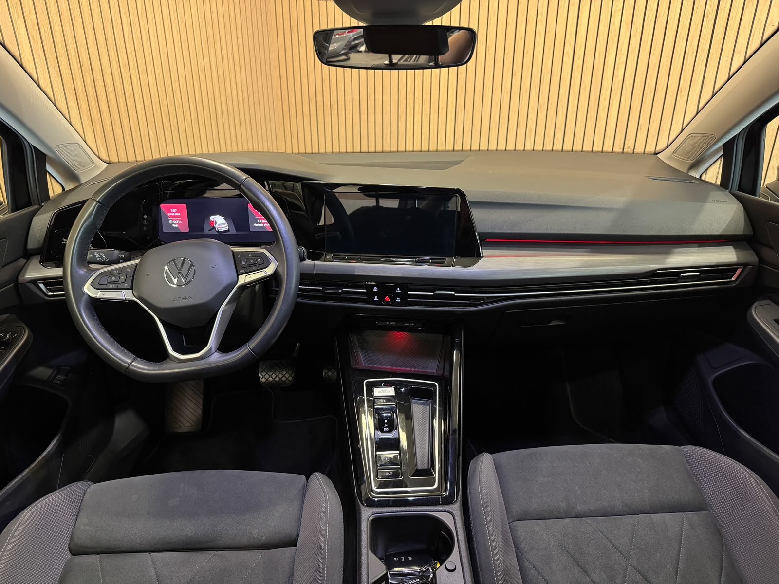 VW Golf 1.4 TSI PHEV Style, Plug-in-Hybrid Benzin/Elektro, Occasion / Gebraucht, Automatik - 7