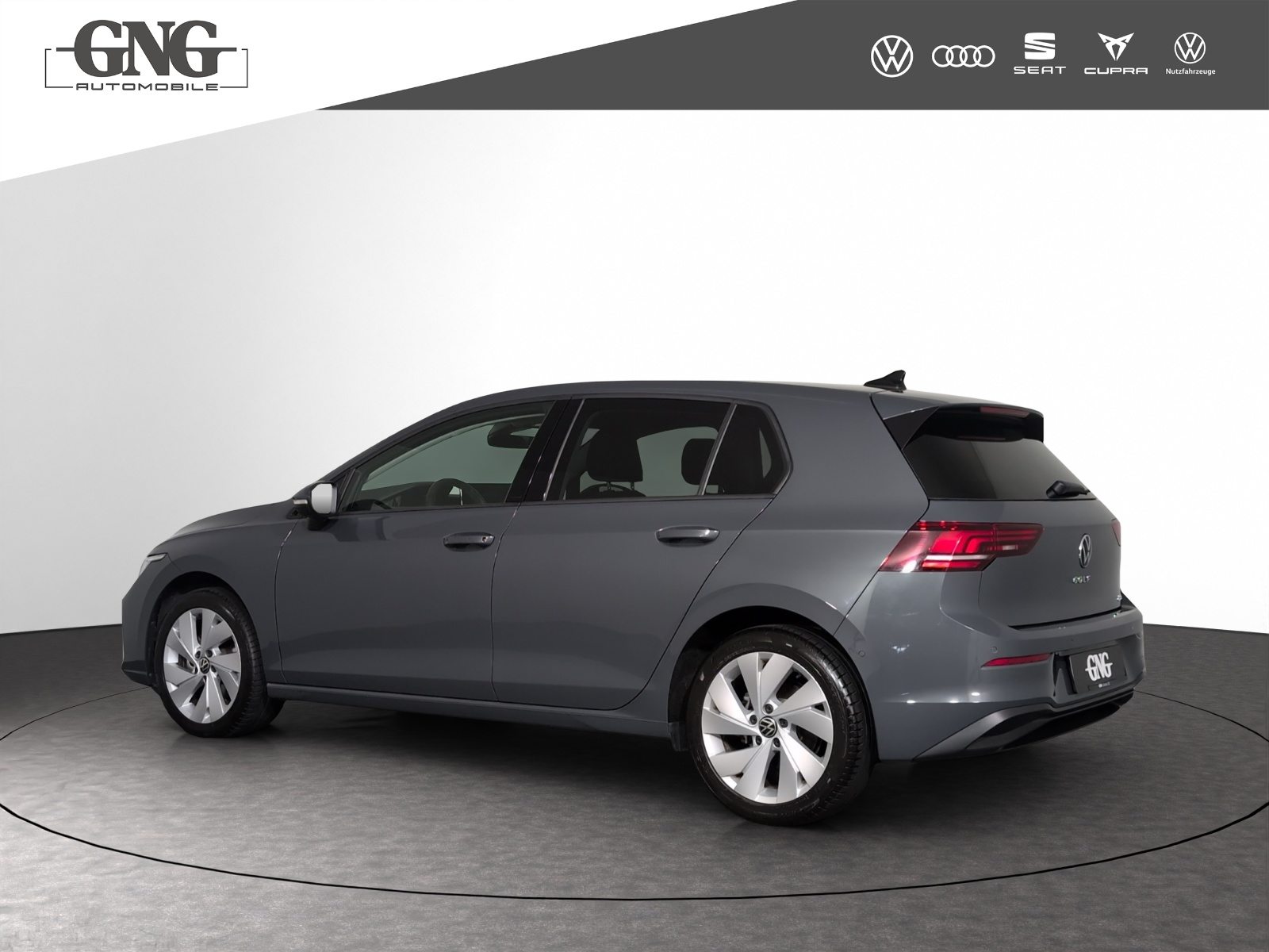 VW Golf PA Life, Petrol, Second hand / Used, Automatic - 2