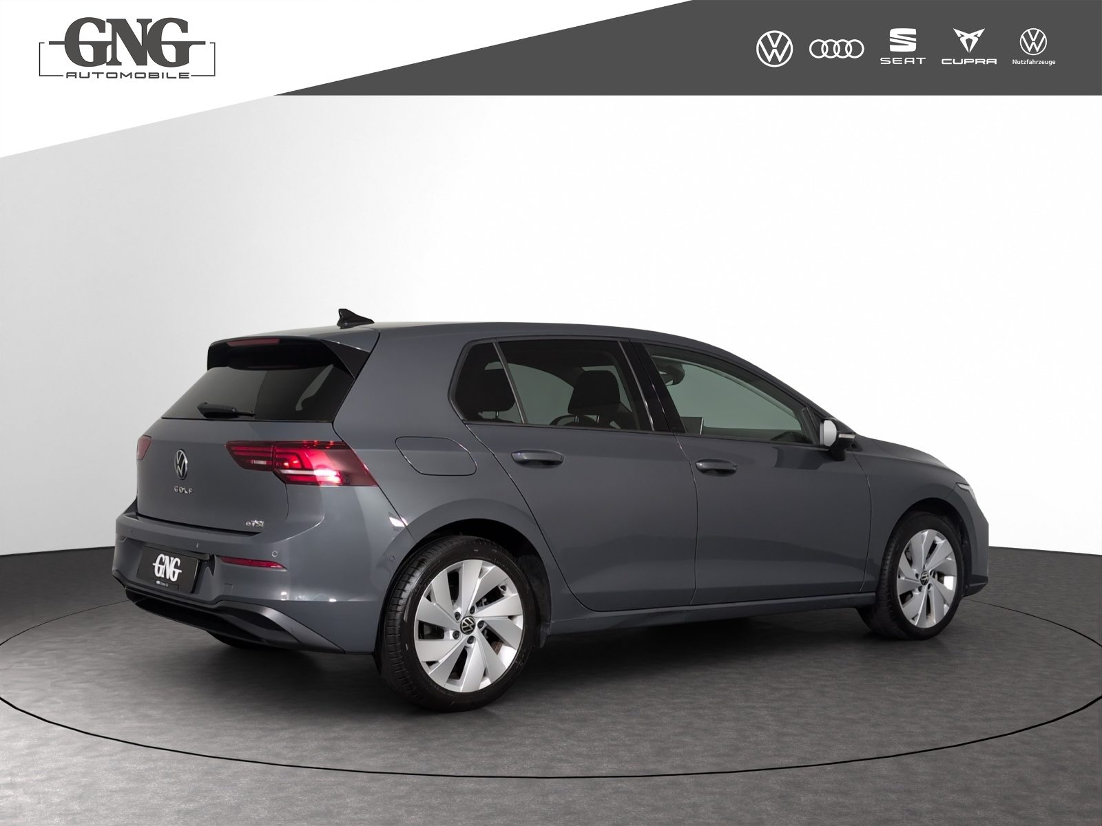 VW Golf PA Life, Petrol, Second hand / Used, Automatic - 3