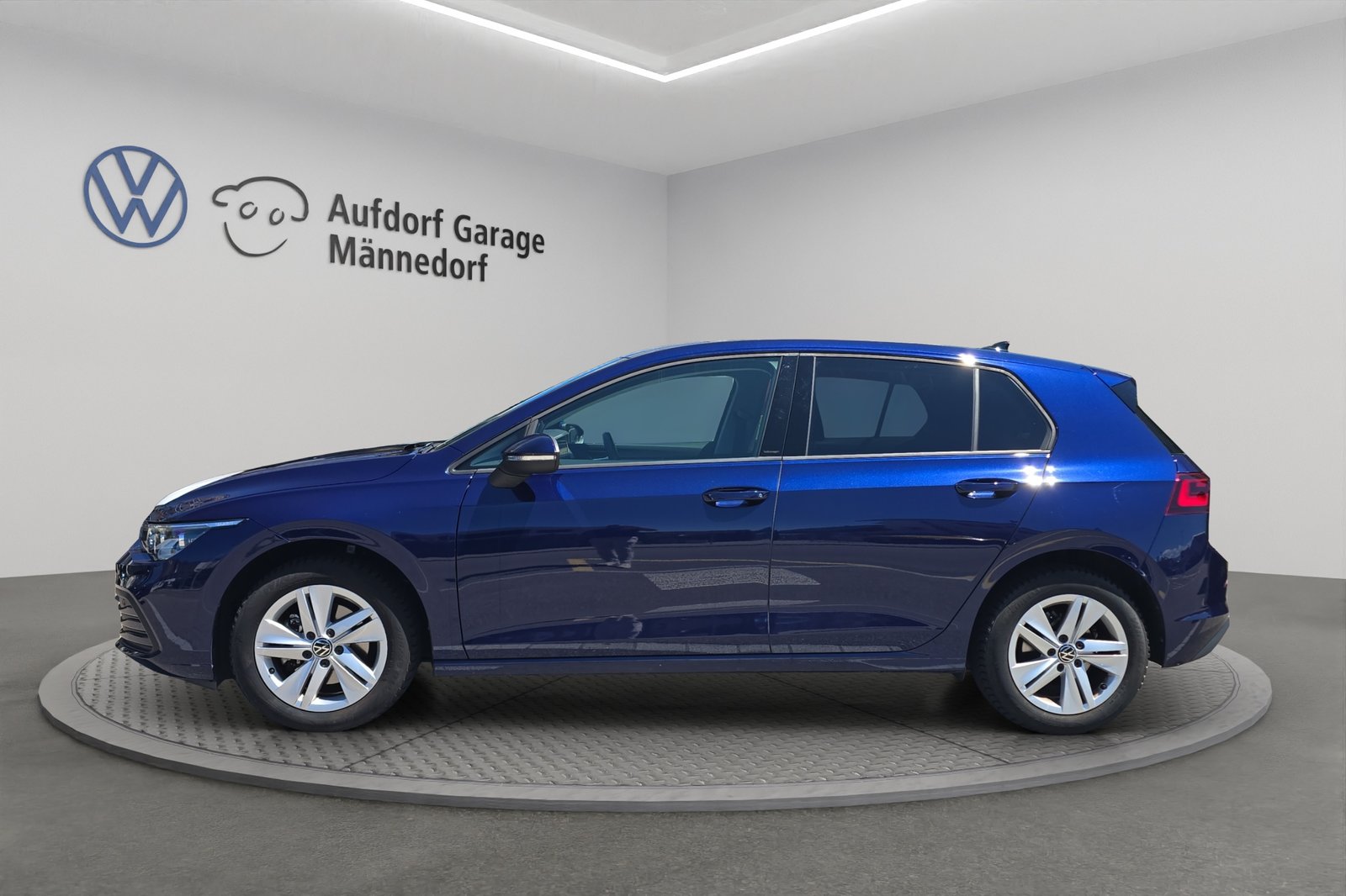 VW Golf 1.5 e TSI ACT Life DSG, Mild-Hybrid Petrol/Electric, Second hand / Used, Automatic - 3
