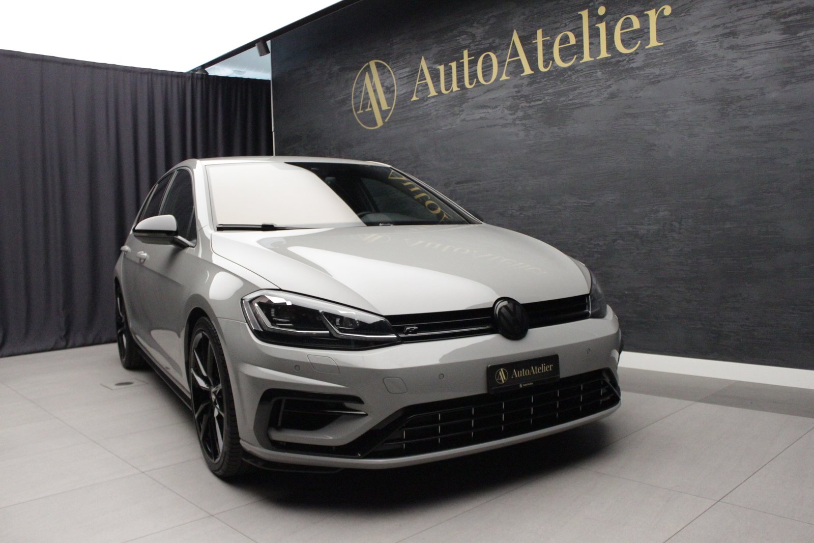VW Golf 2.0 TSI R 4Motion DSG, Petrol, Second hand / Used, Automatic - 2