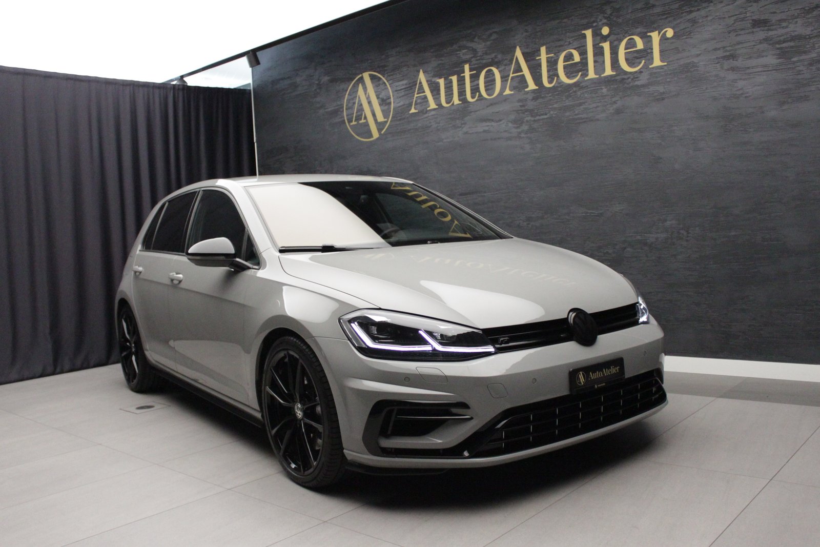VW Golf 2.0 TSI R 4Motion DSG, Petrol, Second hand / Used, Automatic - 4