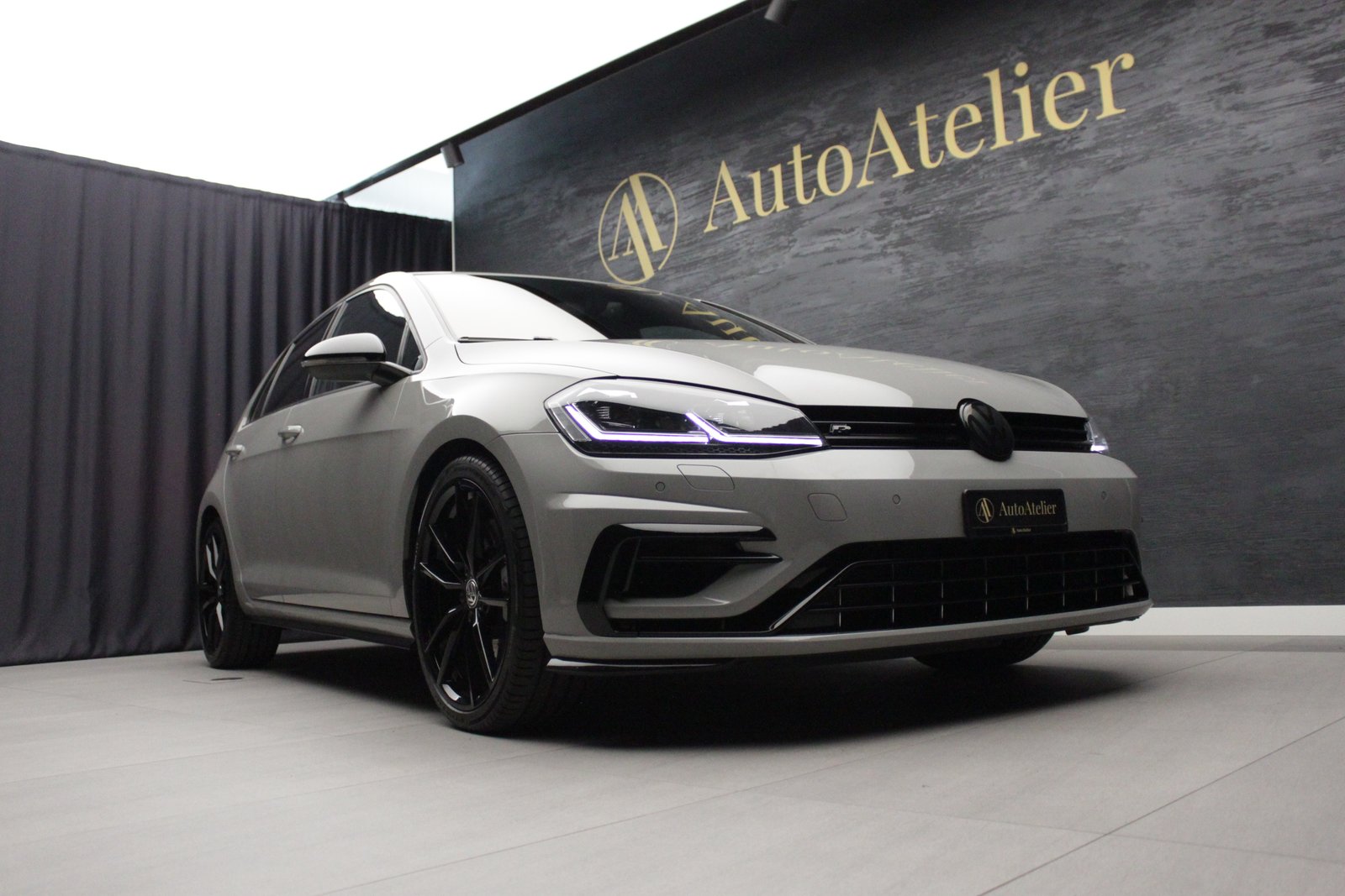 VW Golf 2.0 TSI R 4Motion DSG, Petrol, Second hand / Used, Automatic - 5