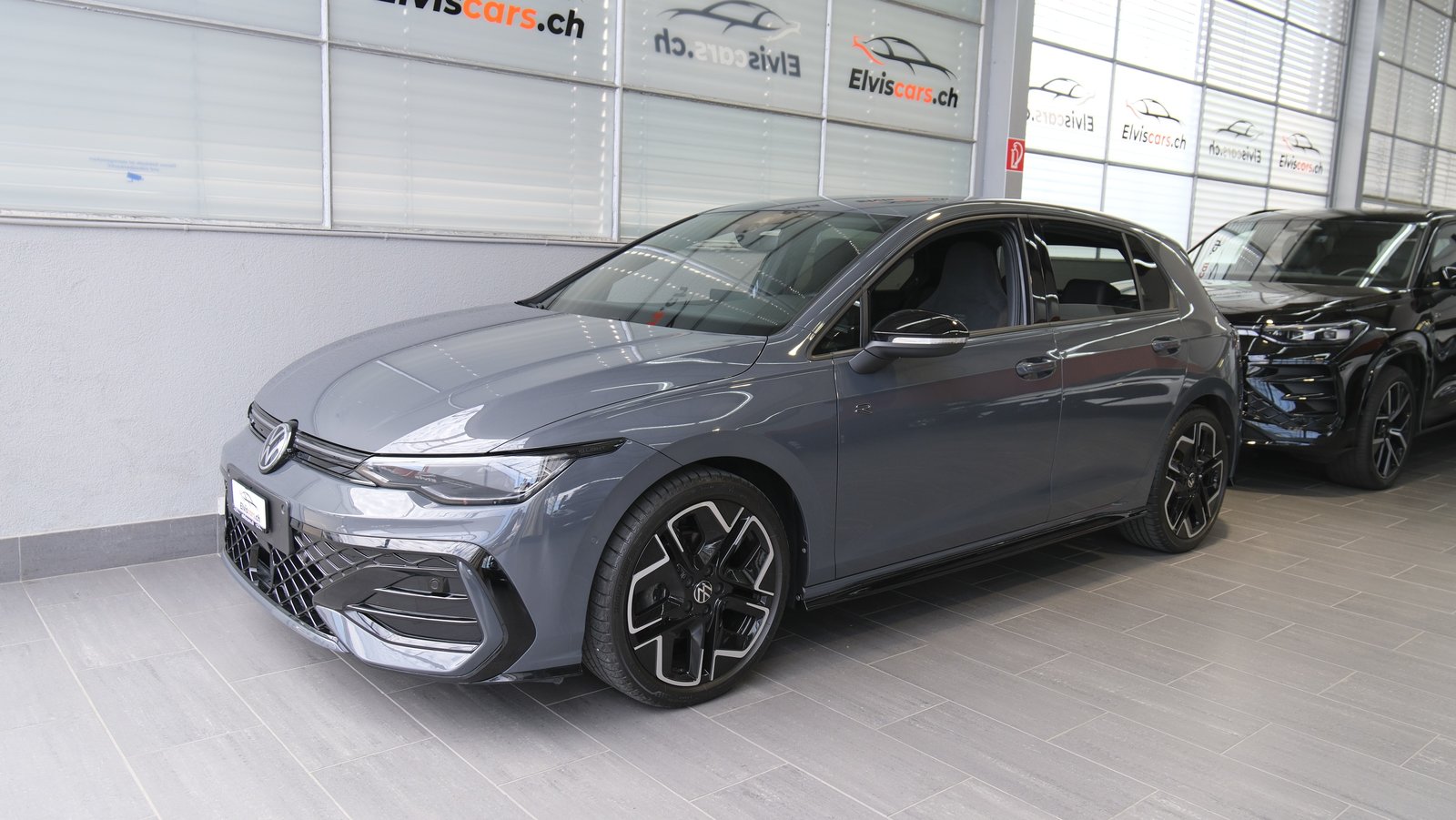 VW Golf 1.5 e TSI mHEV R-Line DSG * Black Style *, Mild-Hybrid Petrol/Electric, Second hand / Used, Automatic - 7