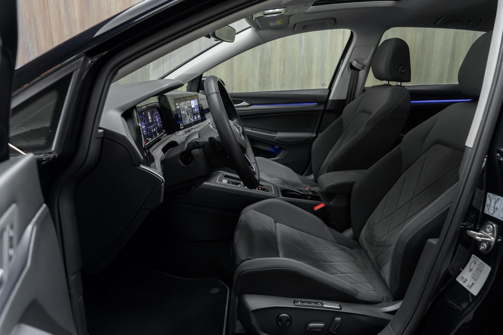 VW Golf 1.5 eTSI mHEV ACT Style DSG, Mild-Hybrid Petrol/Electric, Second hand / Used, Automatic - 5