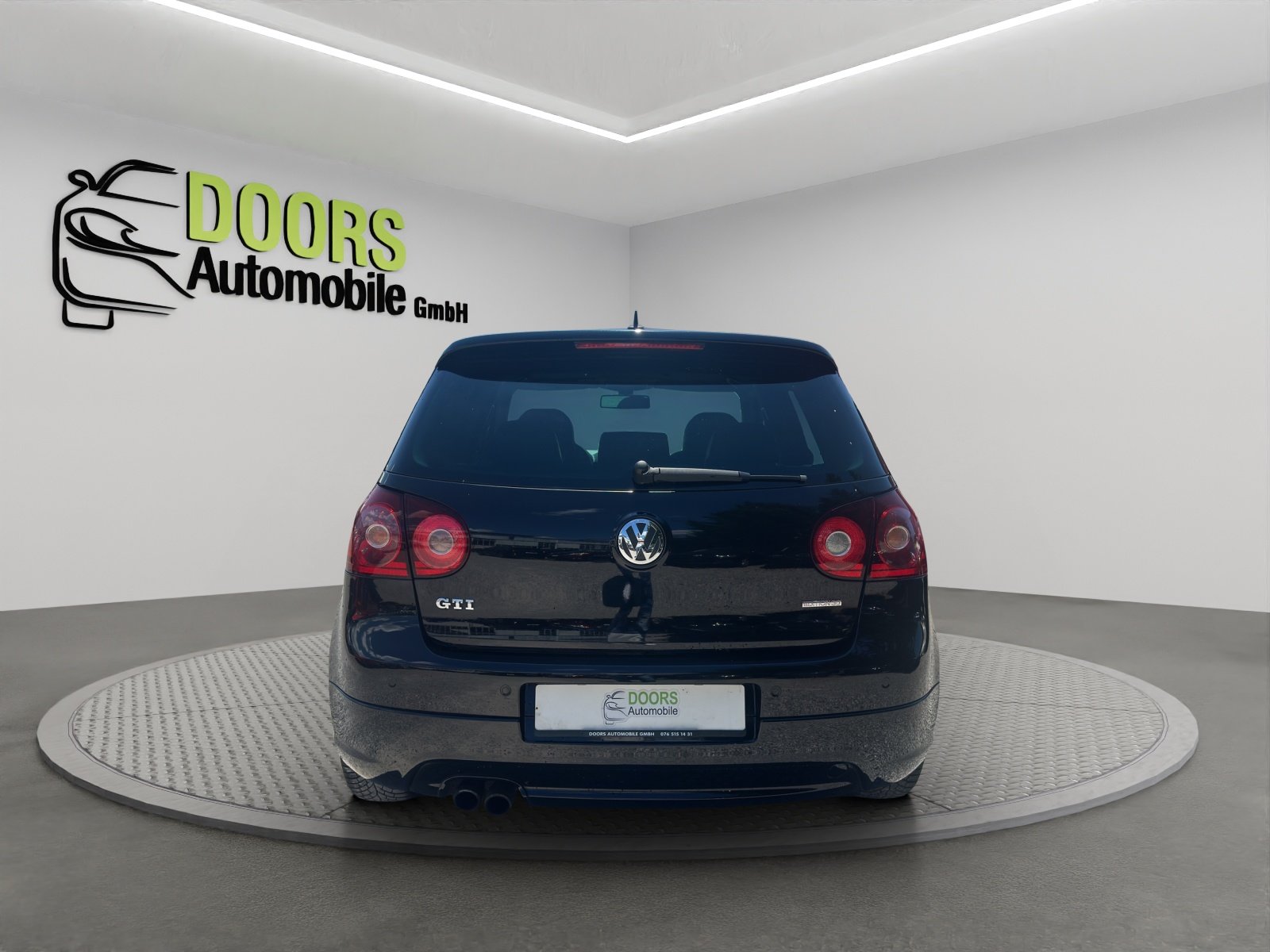 VW Golf 2.0 TFSI GTI Edition 30, Petrol, Second hand / Used, Manual - 4